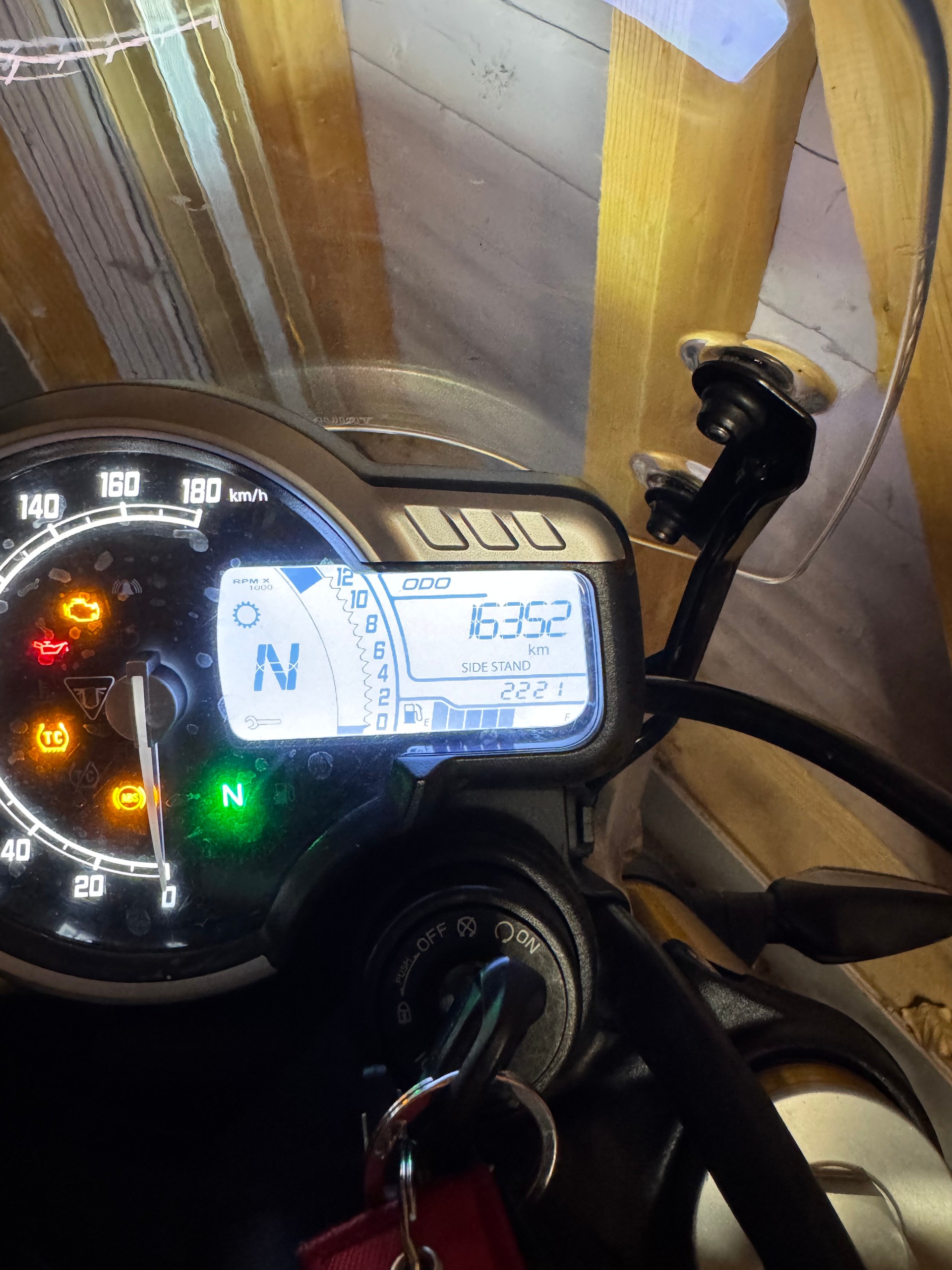 TRIUMPH Speed 400-image-8