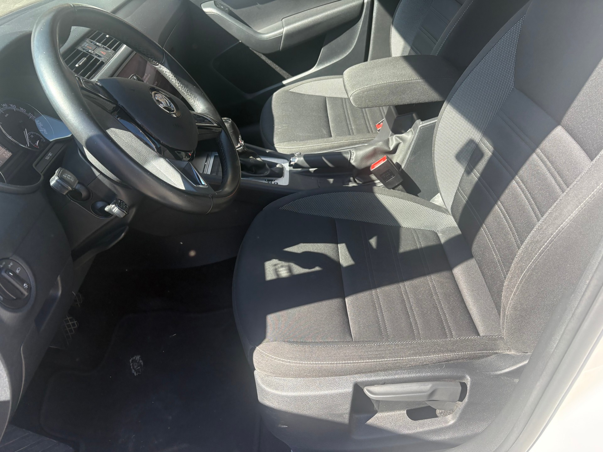 SKODA Octavia Combi 1.5 TSI Style DSG-image-12