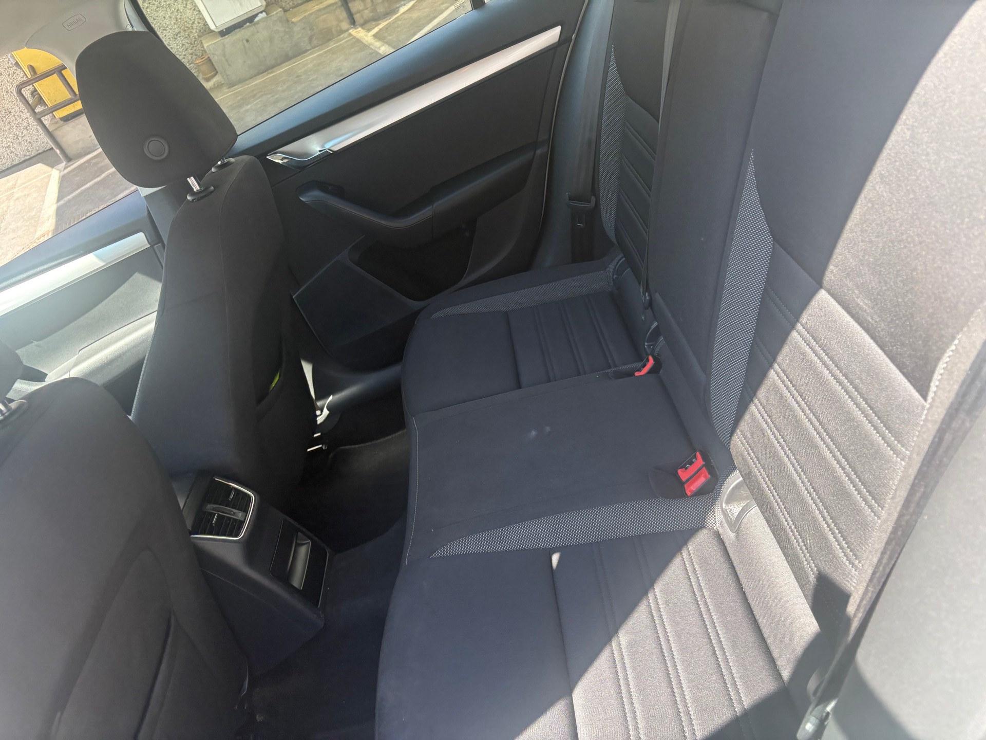 SKODA Octavia Combi 1.5 TSI Style DSG-image-10