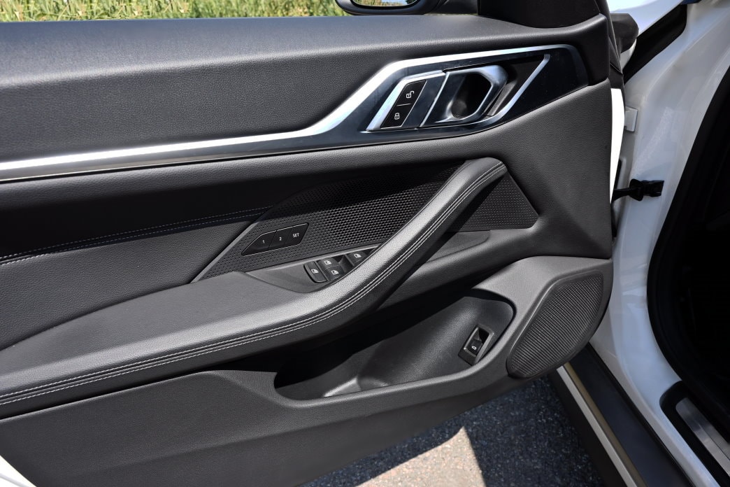BMW i4 eDrive 40-image-13