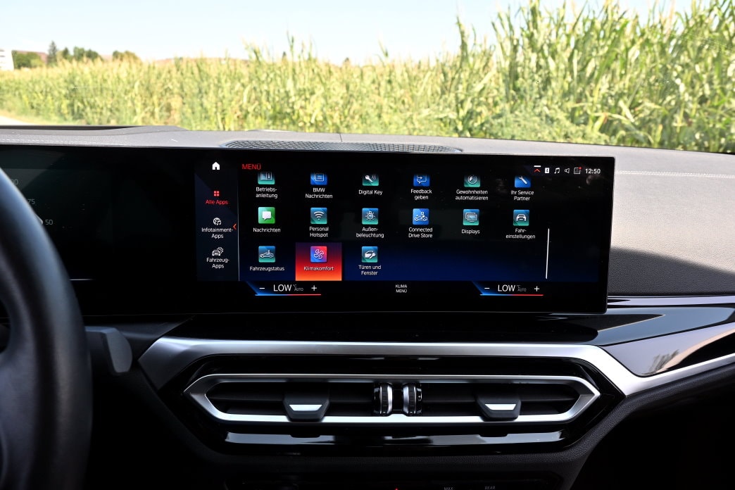 BMW i4 eDrive 40-image-10