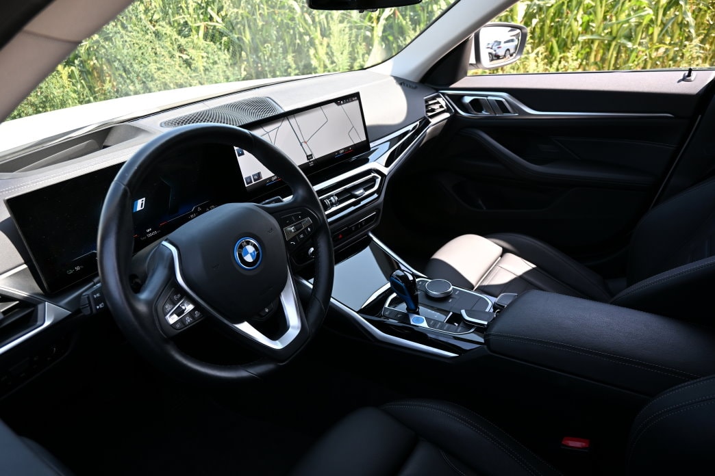 BMW i4 eDrive 40-image-6