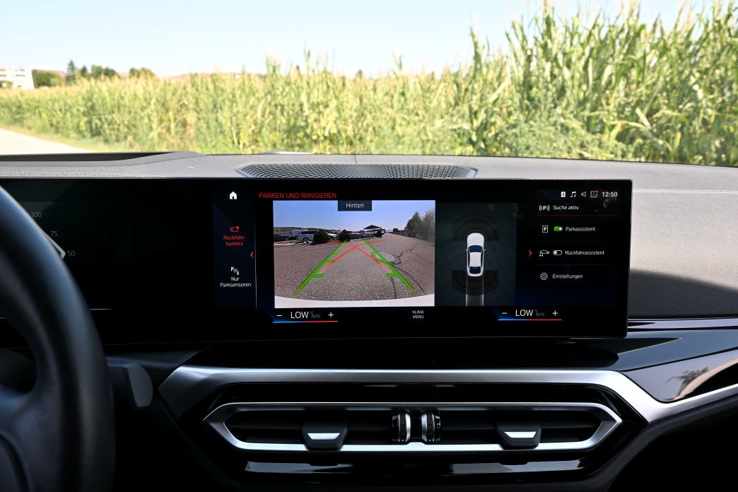 BMW i4 eDrive 40-image-9