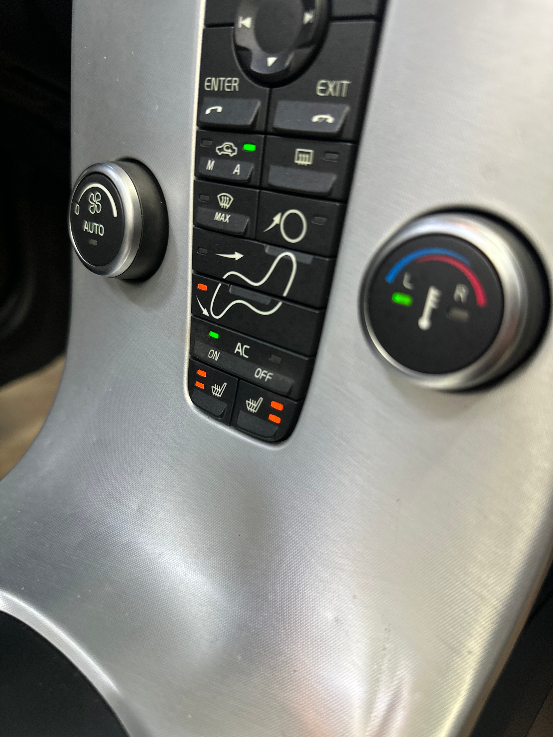 VOLVO C70 T5 Momentum Geartronic-image-15