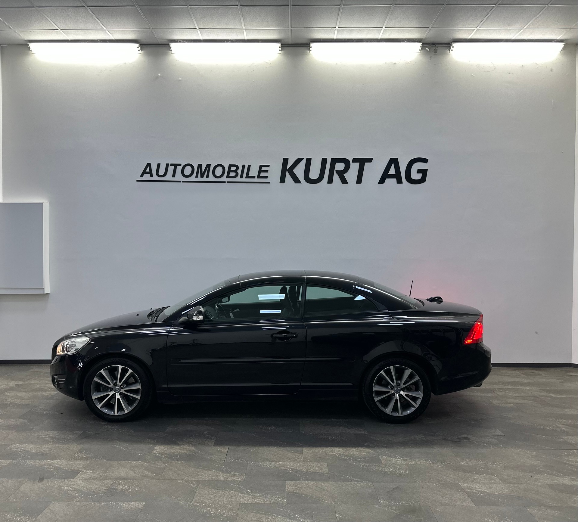 VOLVO C70 T5 Momentum Geartronic-image-8