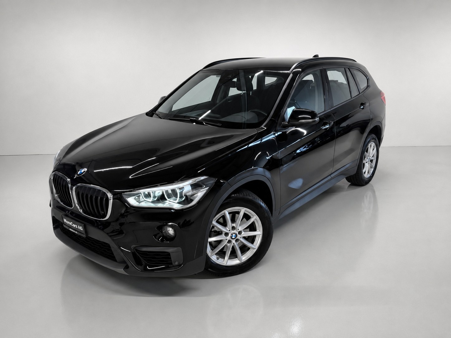 BMW X1 sDrive 18i (CH)-showroom-element-1