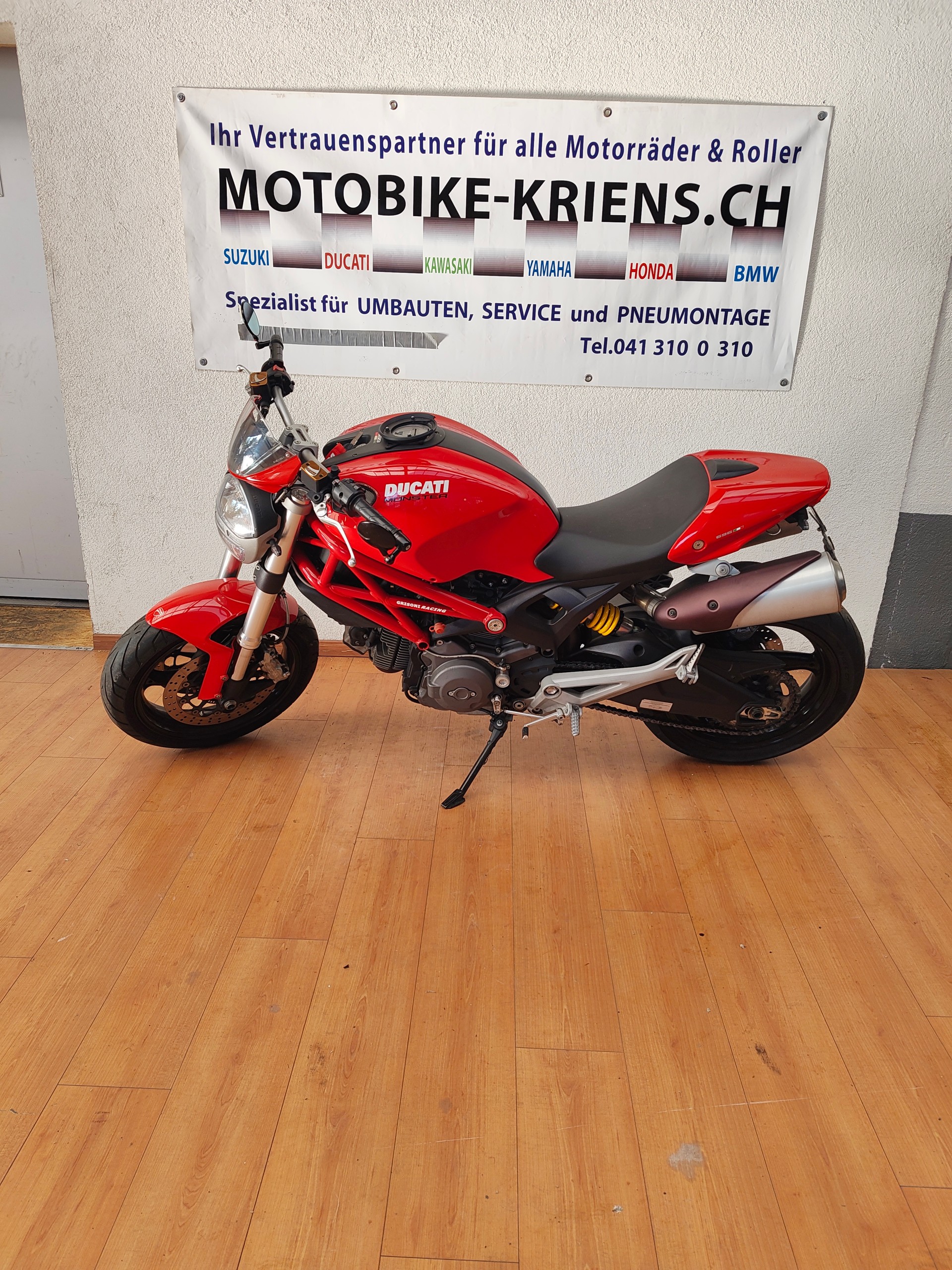 DUCATI Monster 696M ABS