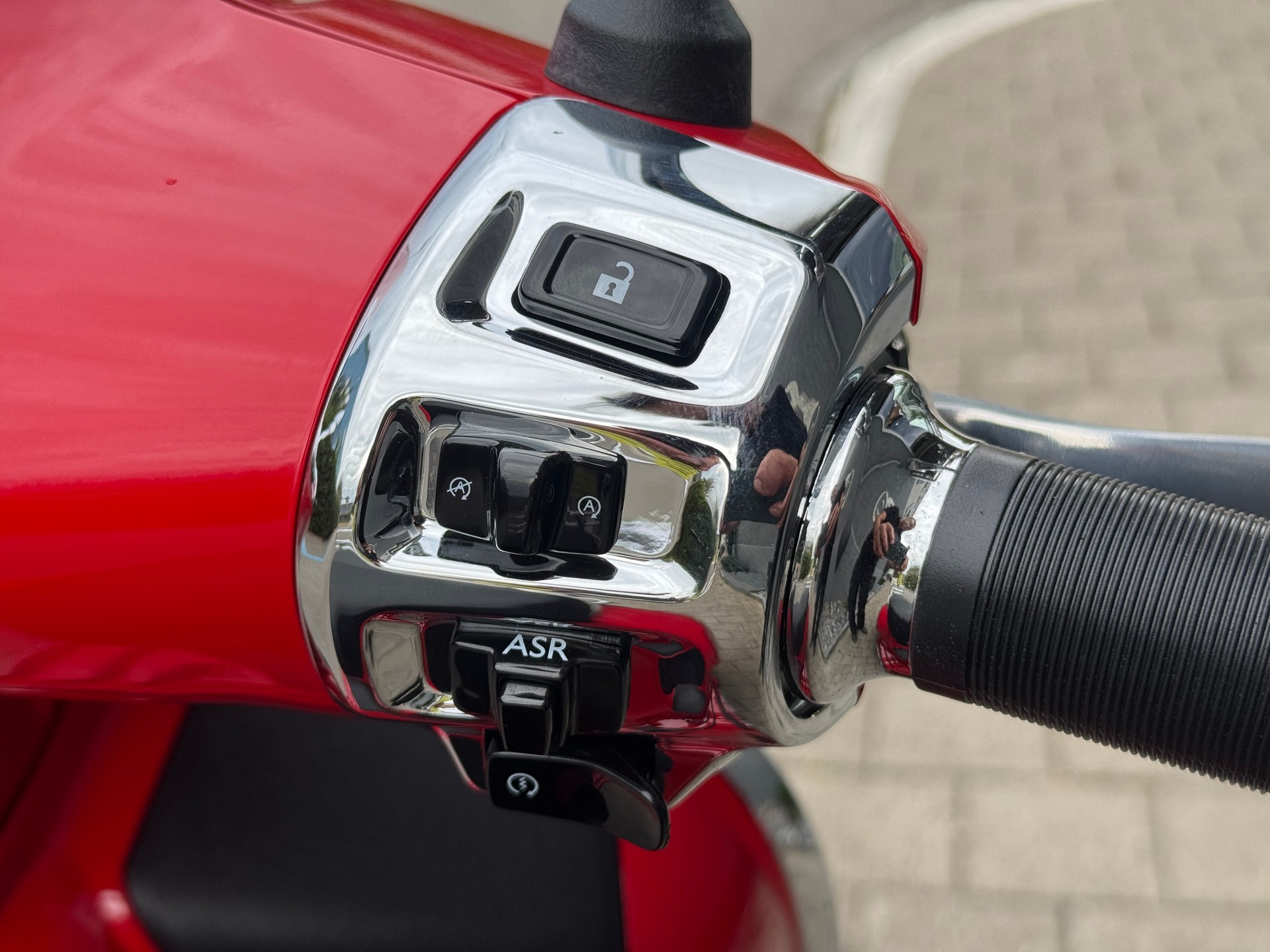 PIAGGIO Vespa GTS 125 Super RST Euro 5+-image-9