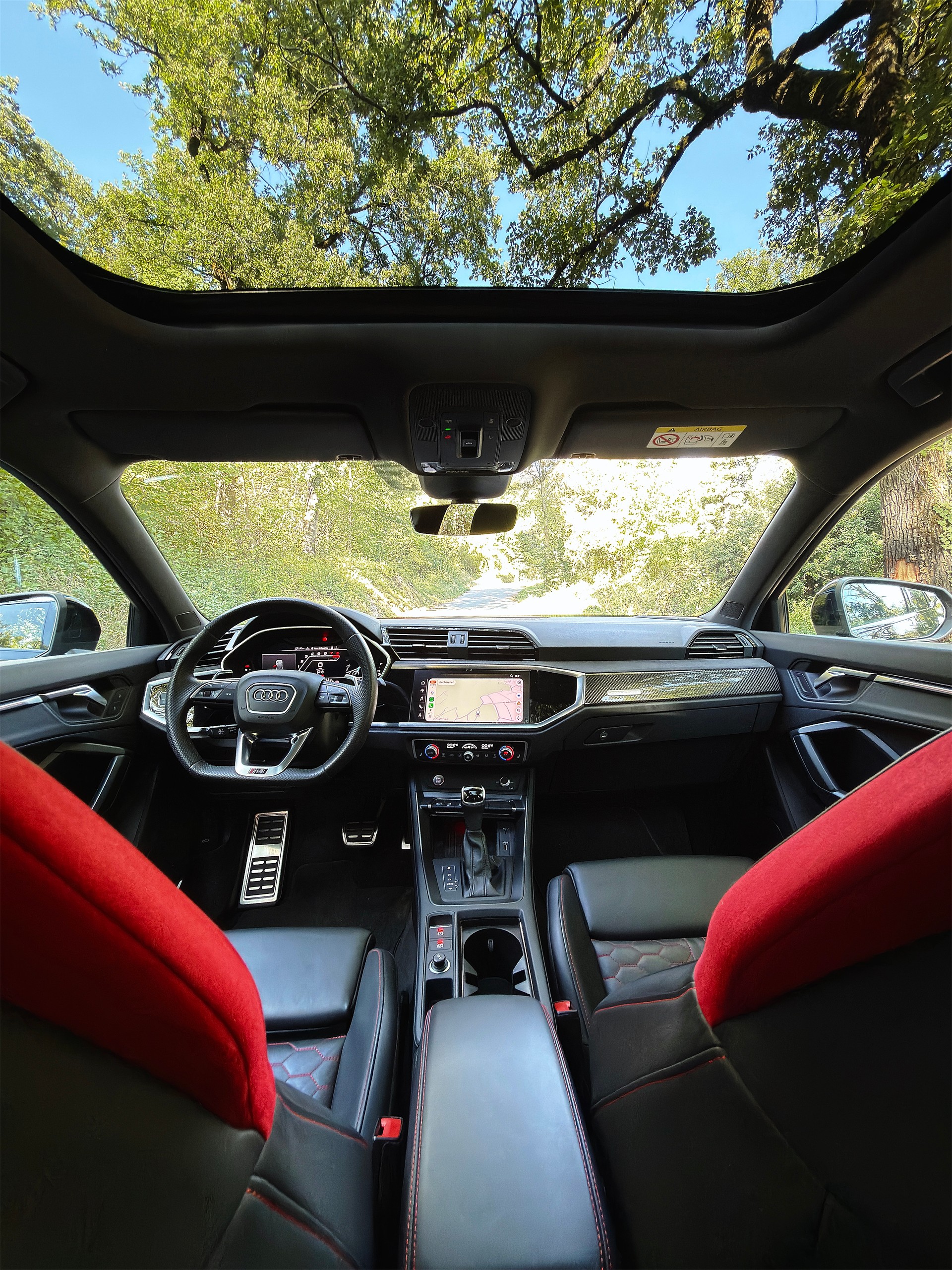 AUDI RS Q3 Sportback quattro S tronic - CH • Garantie • Options+++ • 1. Hand-image-2