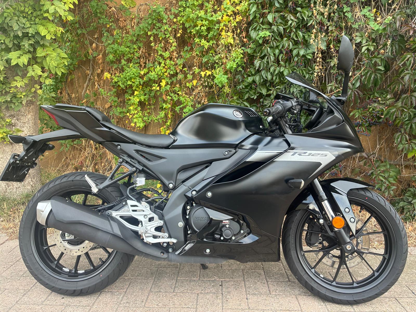YAMAHA YZF-R 125 ABS-image-1