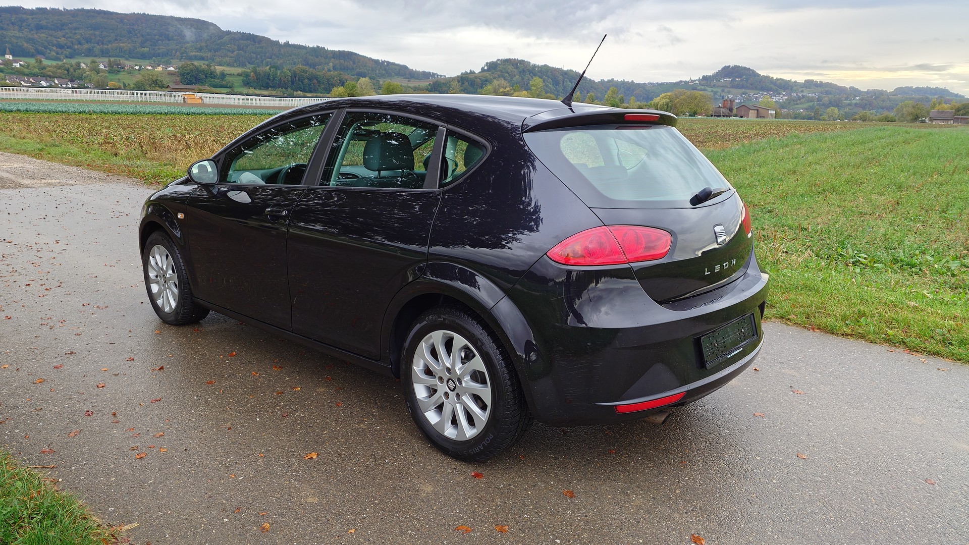 SEAT Leon 1.6 TDI Style-showroom-element-2