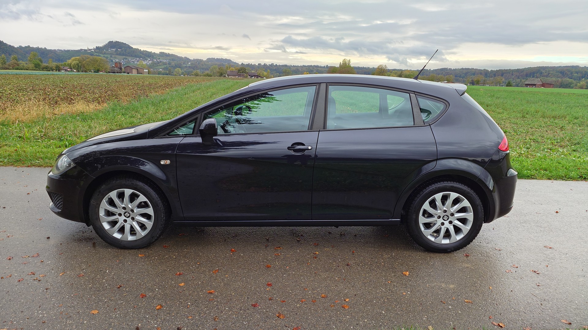 SEAT Leon 1.6 TDI Style-showroom-element-1