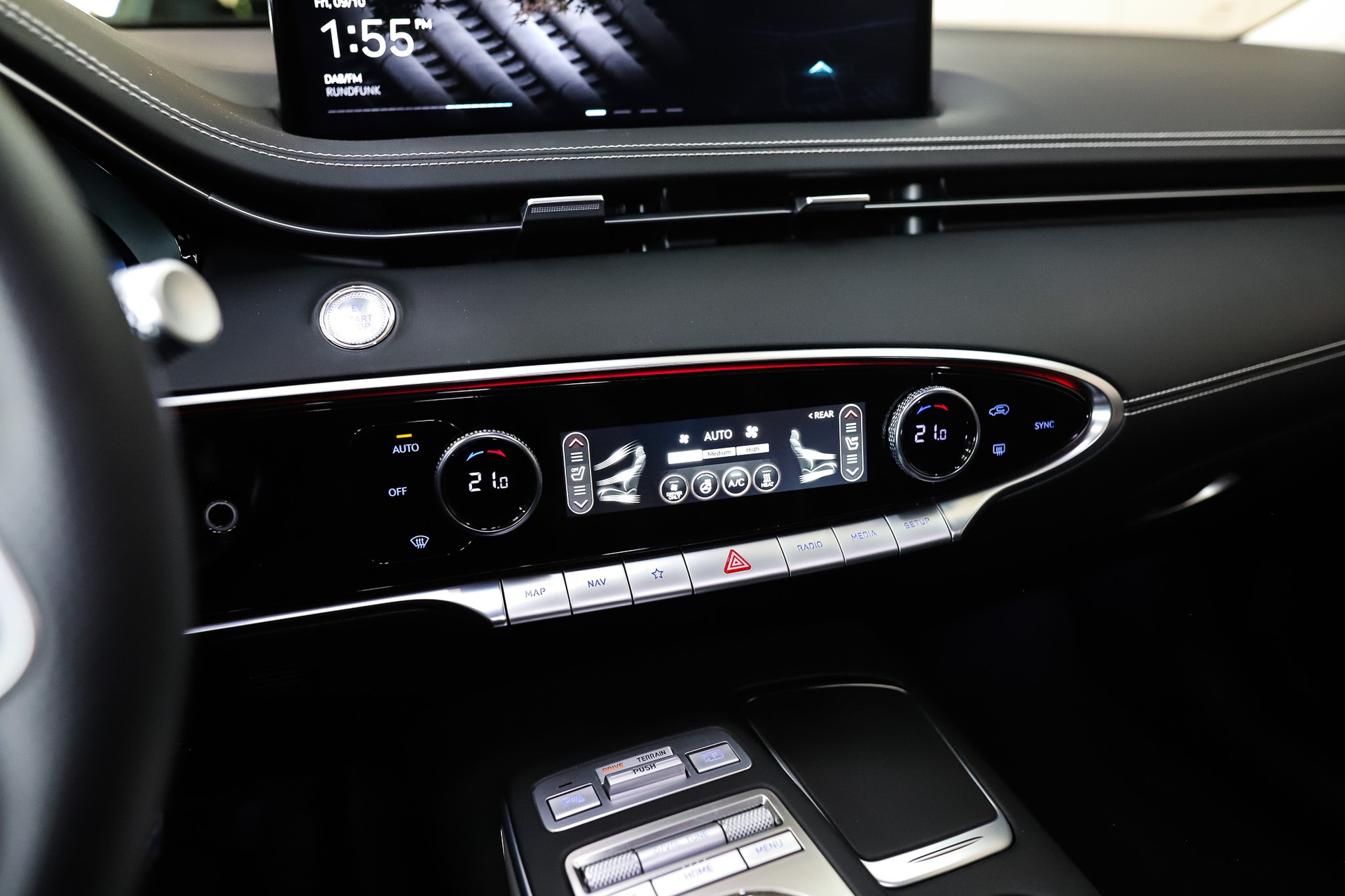 GENESIS GV70 Electrified Sport kWh 77,4 AWD * Makalu Gray Metallic *-image-11