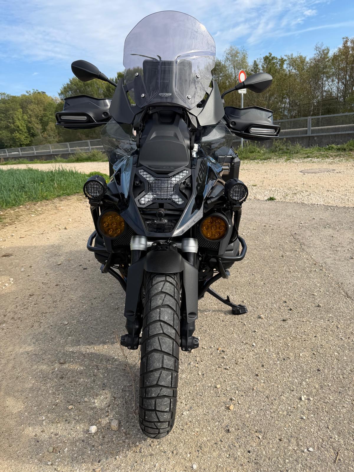 BMW R 1300 GS Triple Black Storm Metalic-image-2