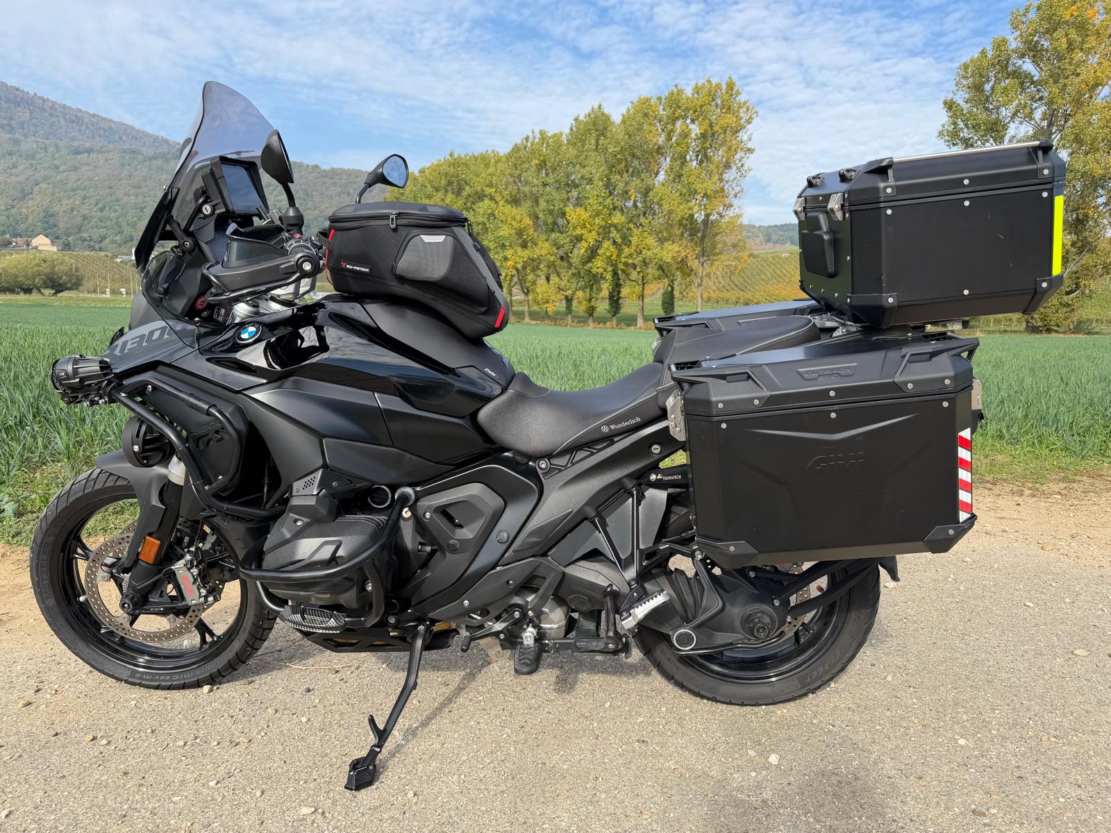 BMW R 1300 GS Triple Black Storm Metalic-image-4