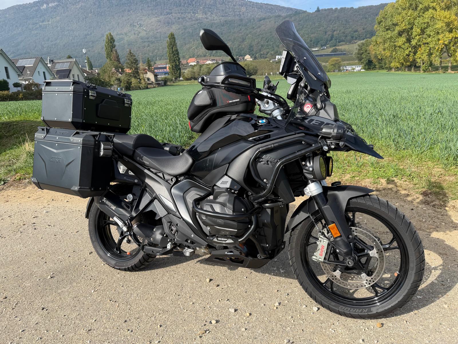 BMW R 1300 GS Triple Black Storm Metalic