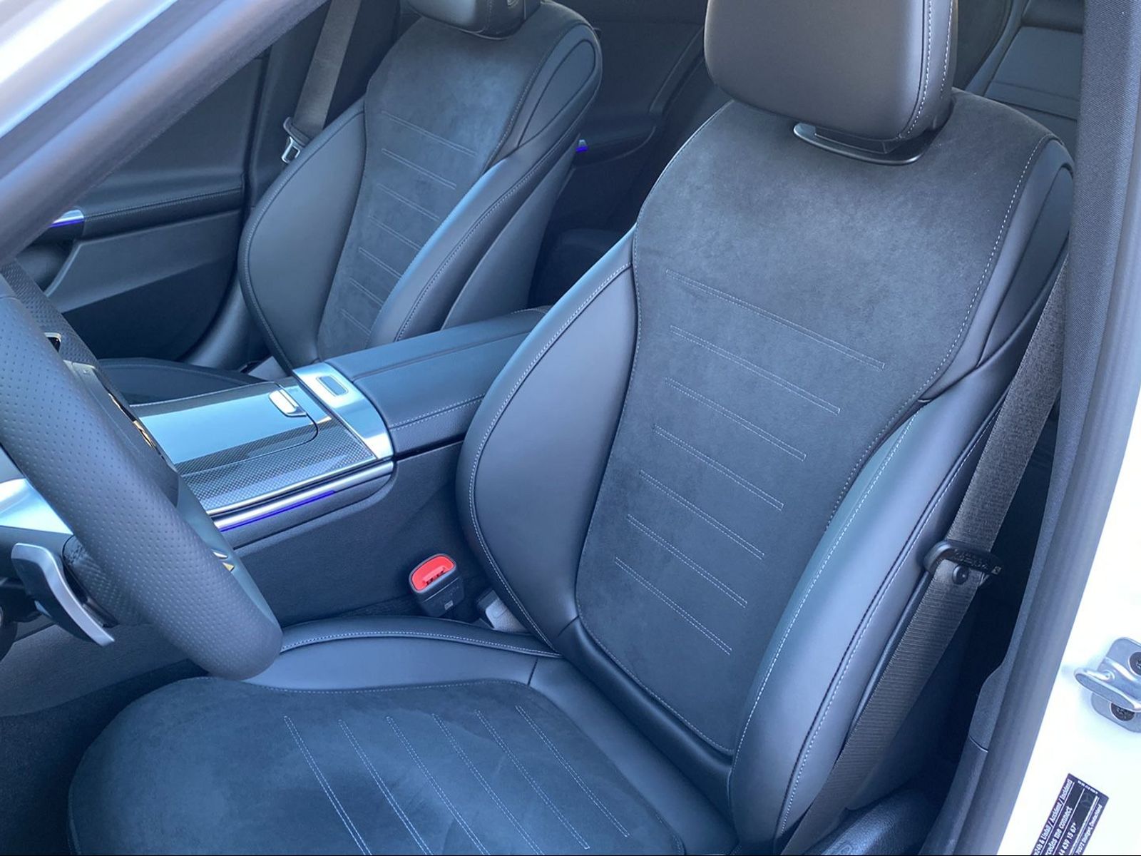 MERCEDES-BENZ C 220 d 4Matic T-Modell Swiss Star-image-9