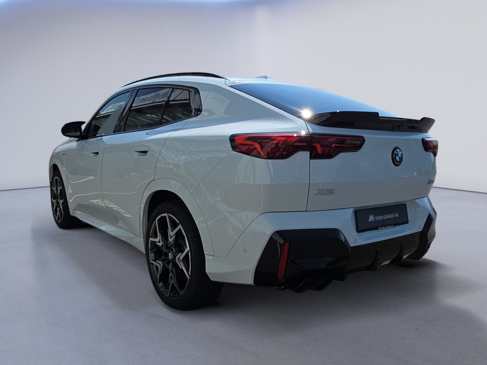 BMW X2 M35i-showroom-element-2
