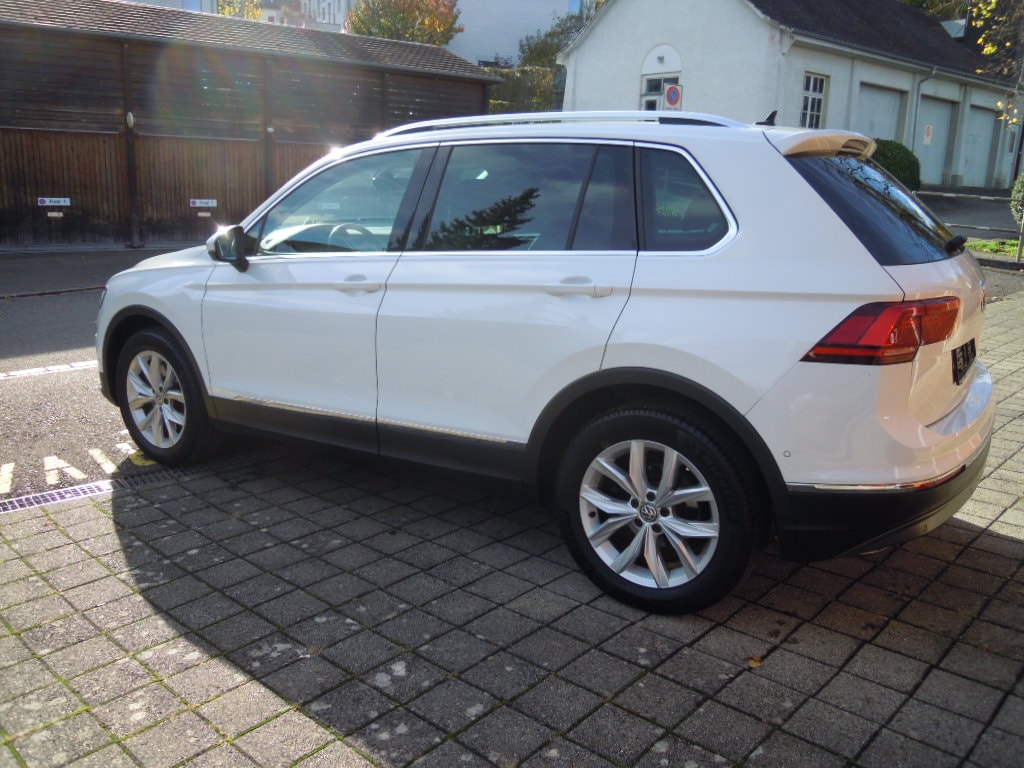 VW Tiguan 2.0 TDI SCR Highline 4Motion DSG-image-4