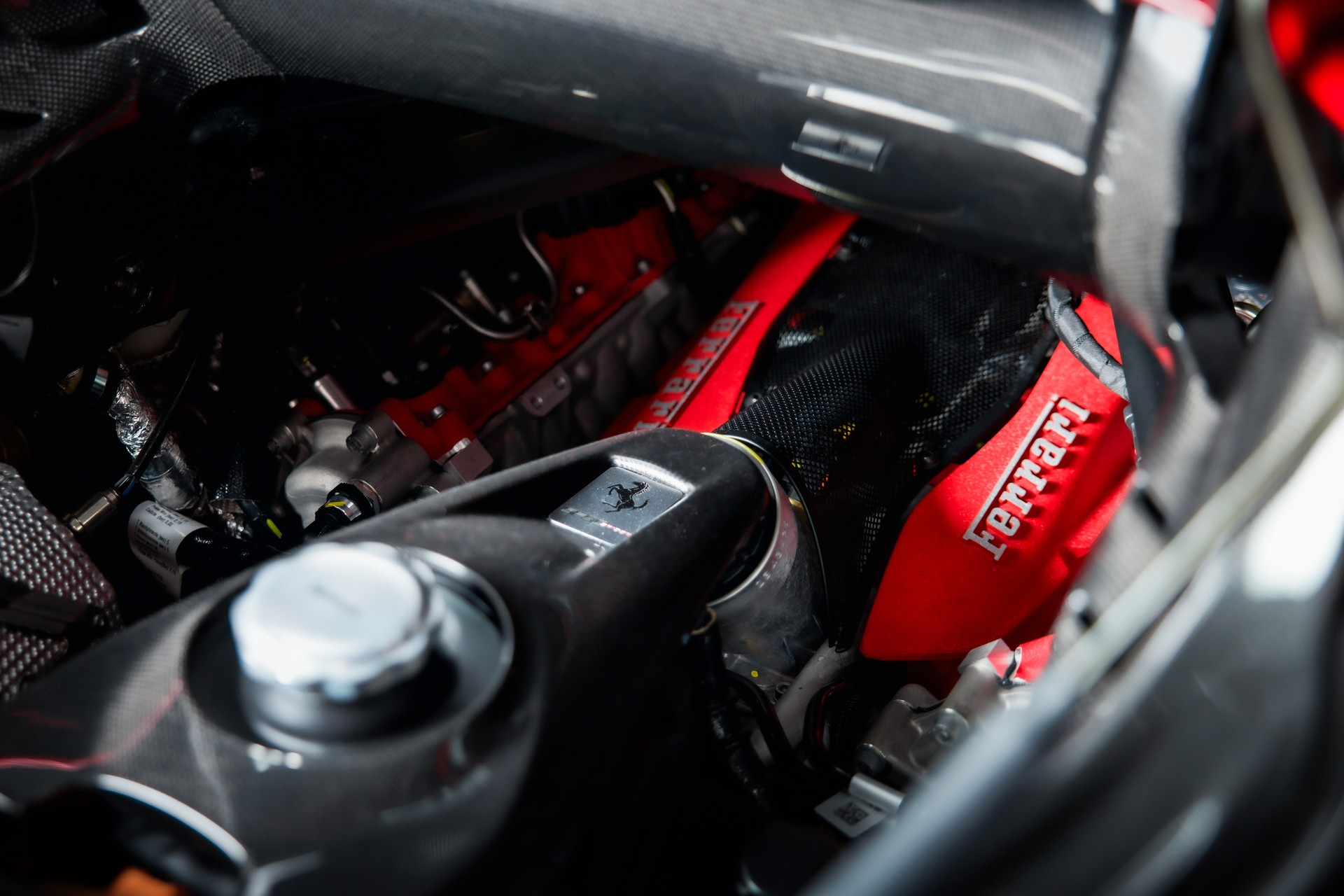 FERRARI SF90 Spider Rosso Monza Standort Wallisellen-image-22