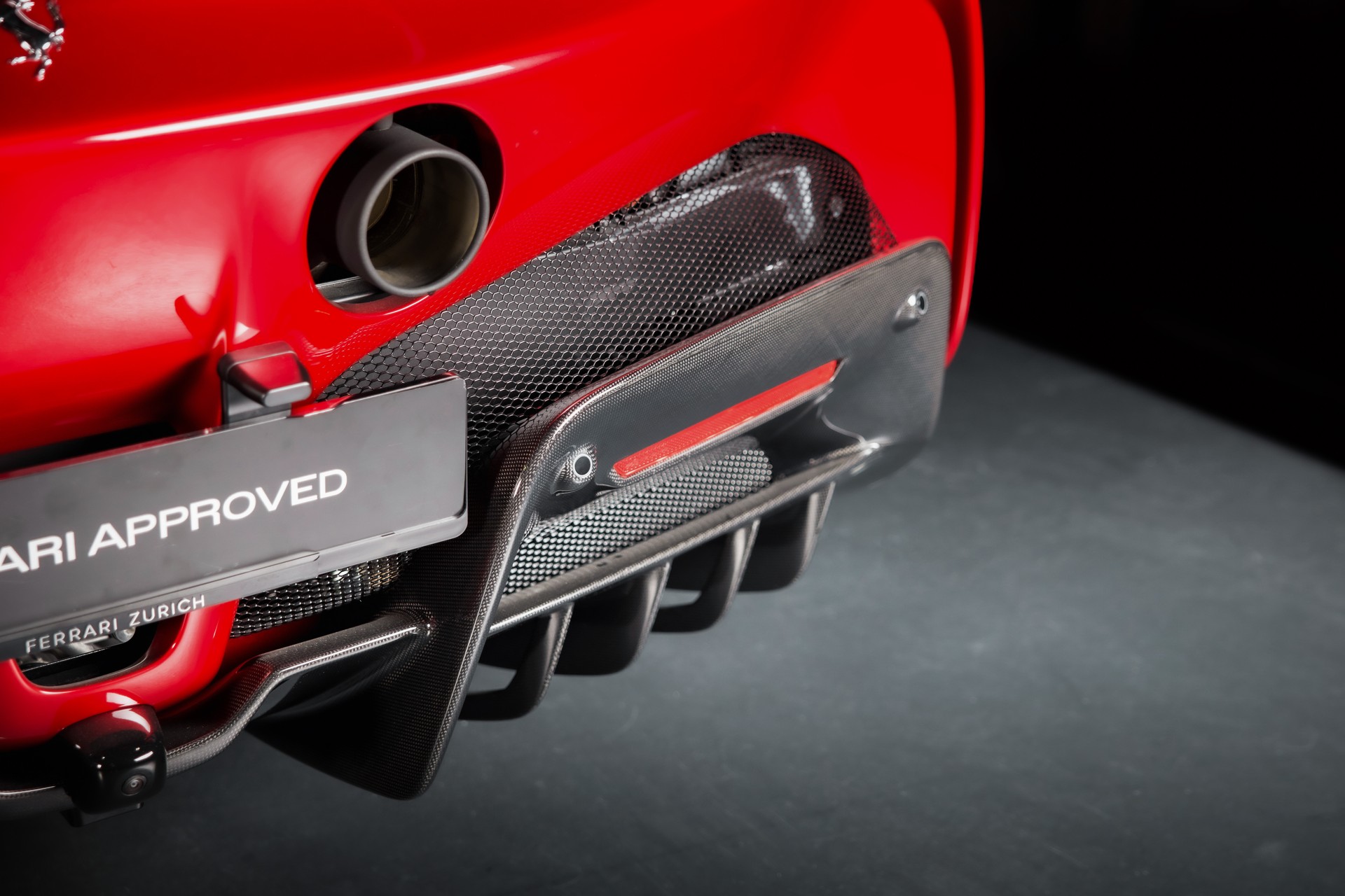 FERRARI SF90 Spider Rosso Monza Standort Wallisellen-image-13