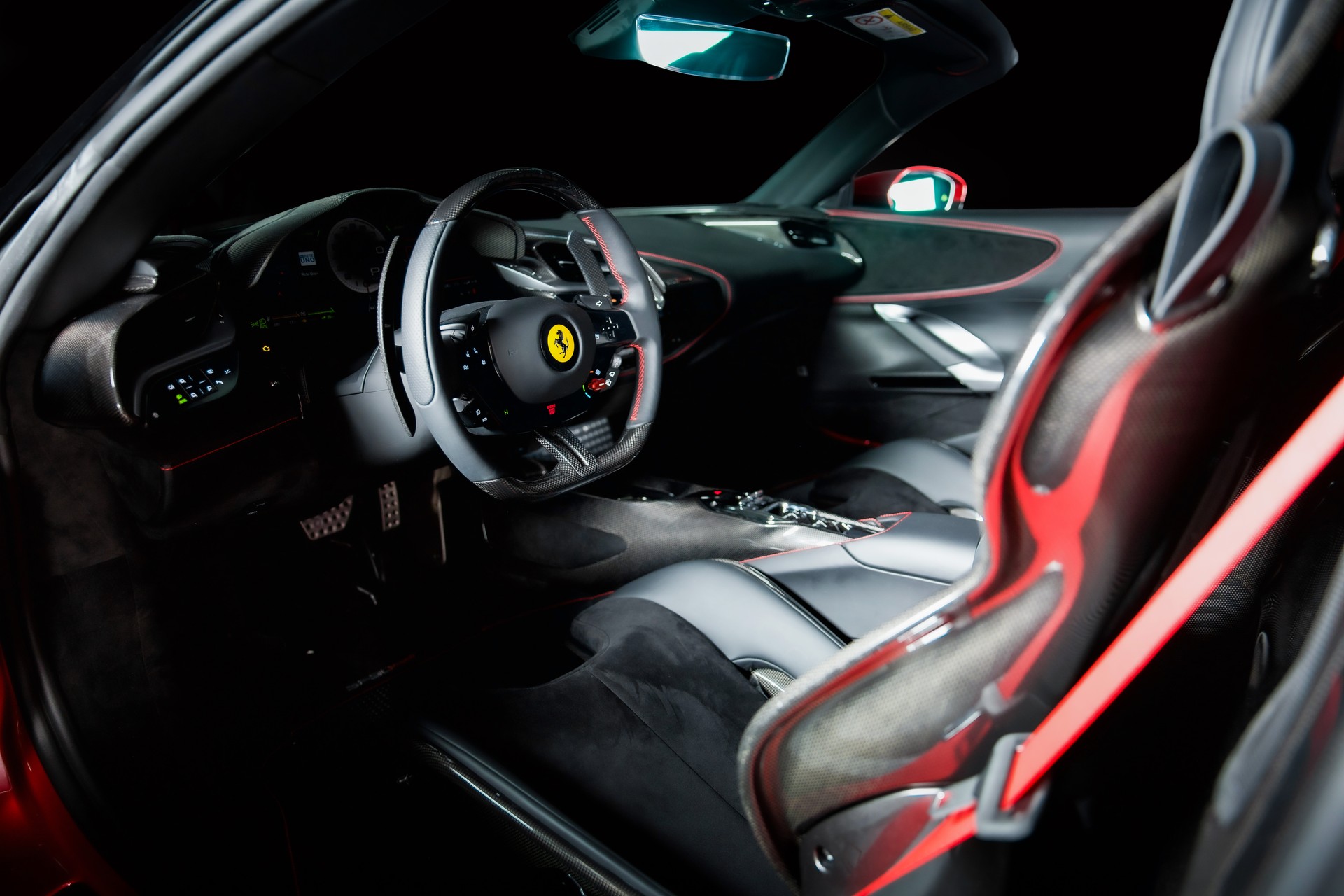 FERRARI SF90 Spider Rosso Monza Standort Wallisellen-image-16