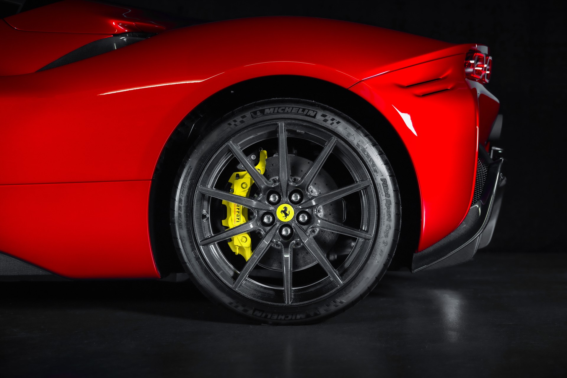 FERRARI SF90 Spider Rosso Monza Standort Wallisellen-image-6