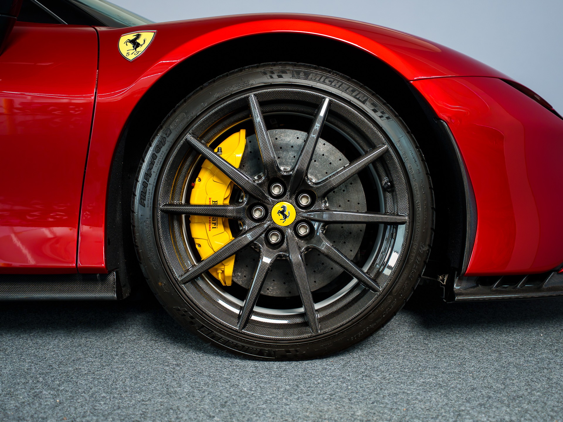 FERRARI SF90 Spider Rosso Monza Standort Wallisellen-image-6