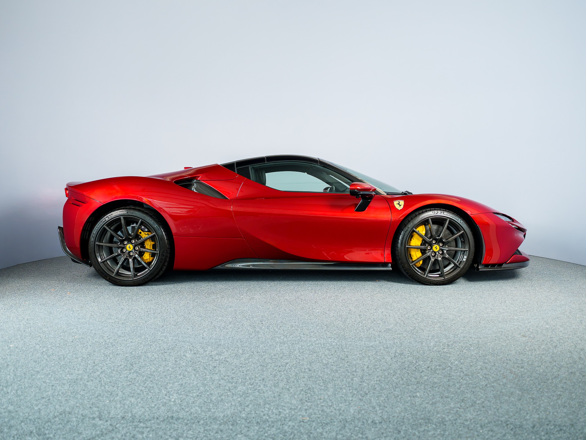 FERRARI SF90 Spider Rosso Monza Standort Wallisellen-image-11