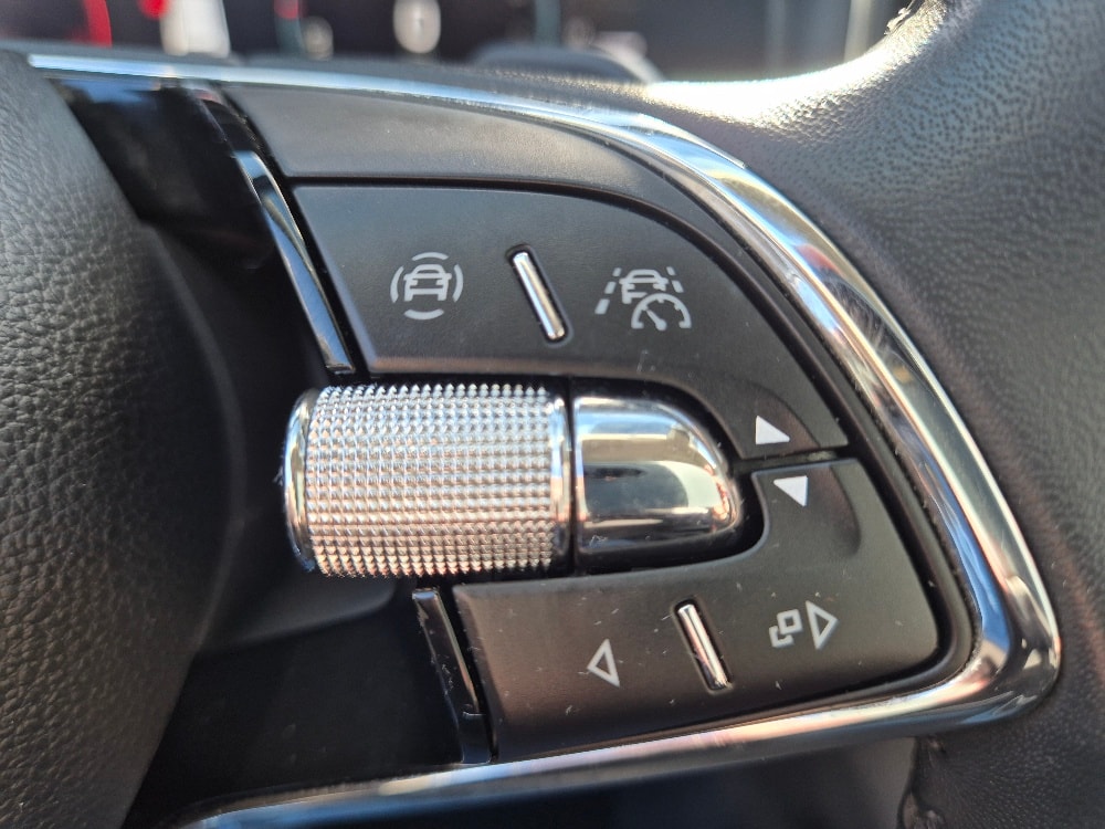 SKODA Karoq 2.0 TDI CR Style 4x4 DSG-image-11