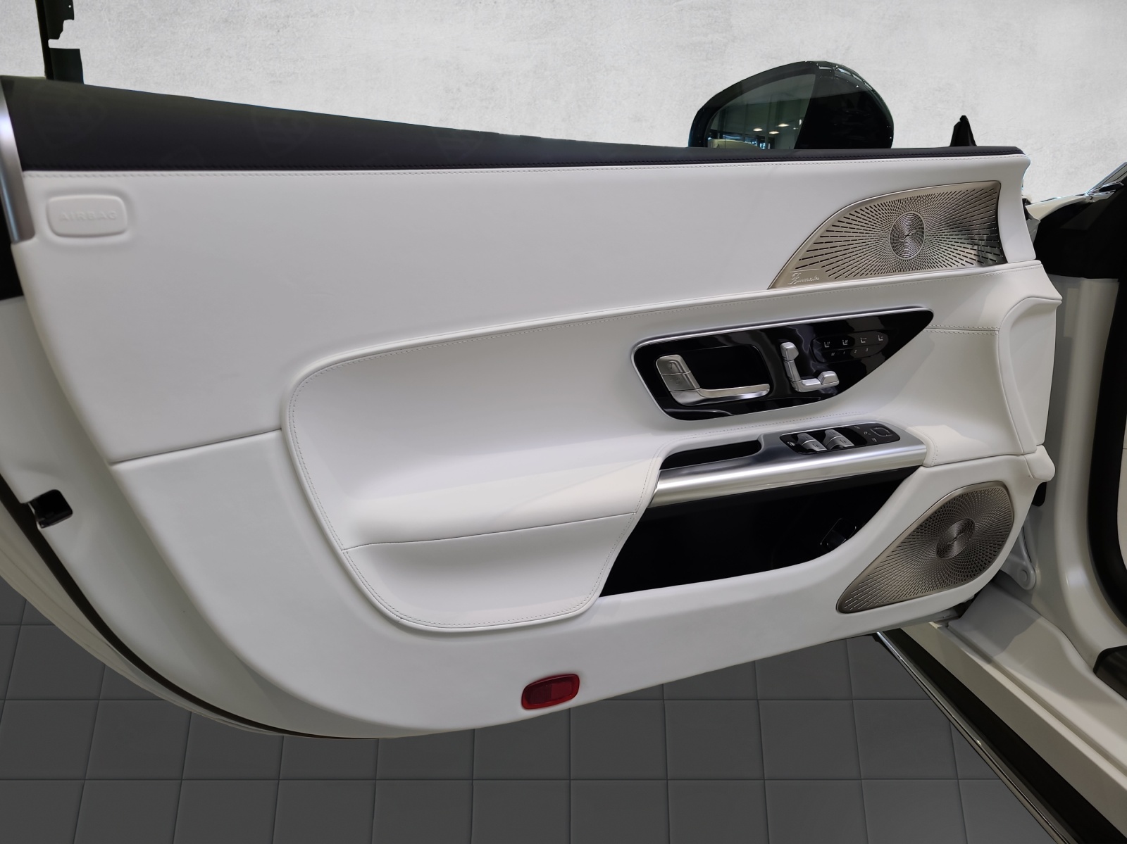 MERCEDES-BENZ SL 680 Maybach Monogram-image-8