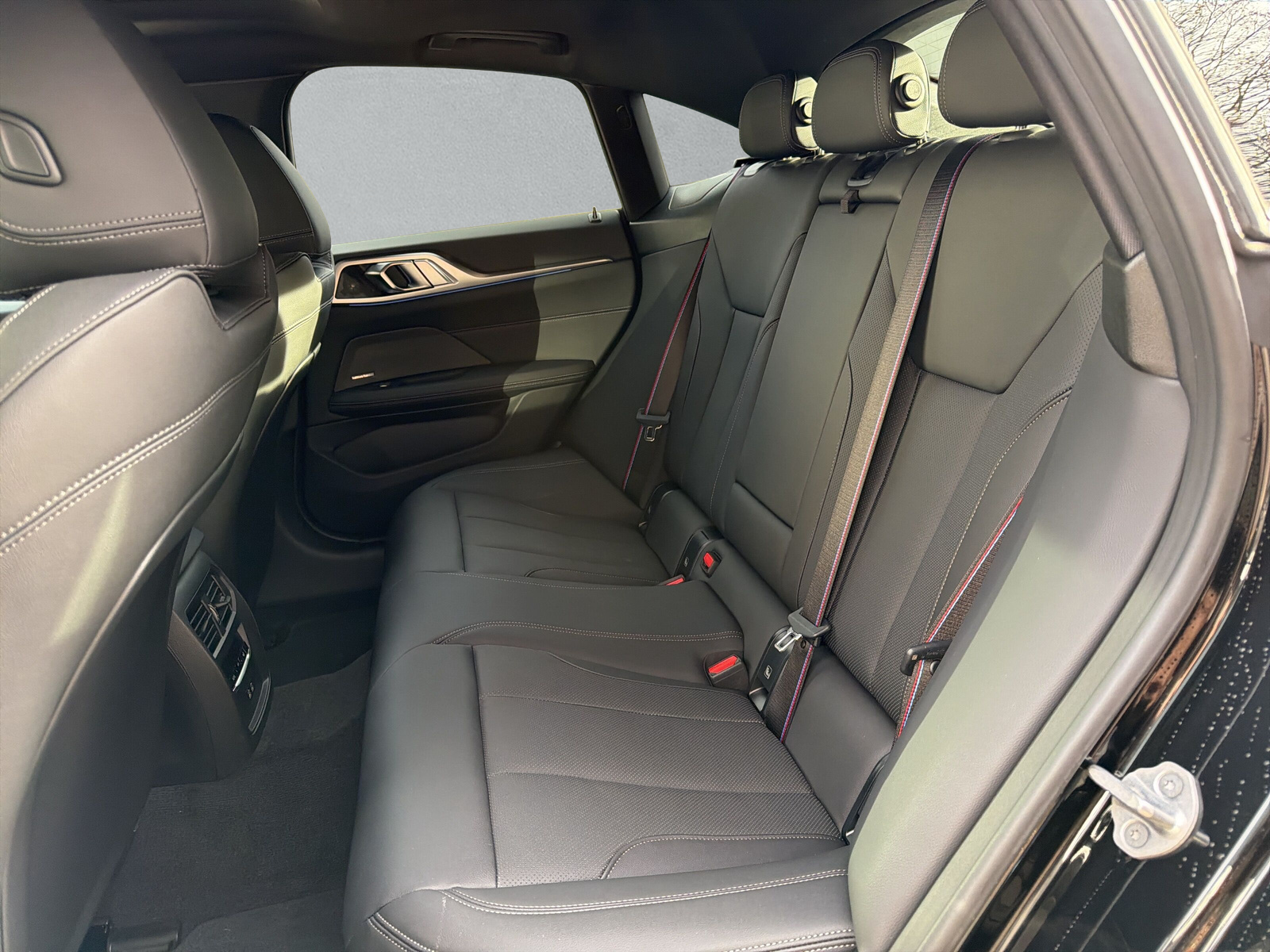 BMW i4 xDrive 40 M Sport Pro-image-10