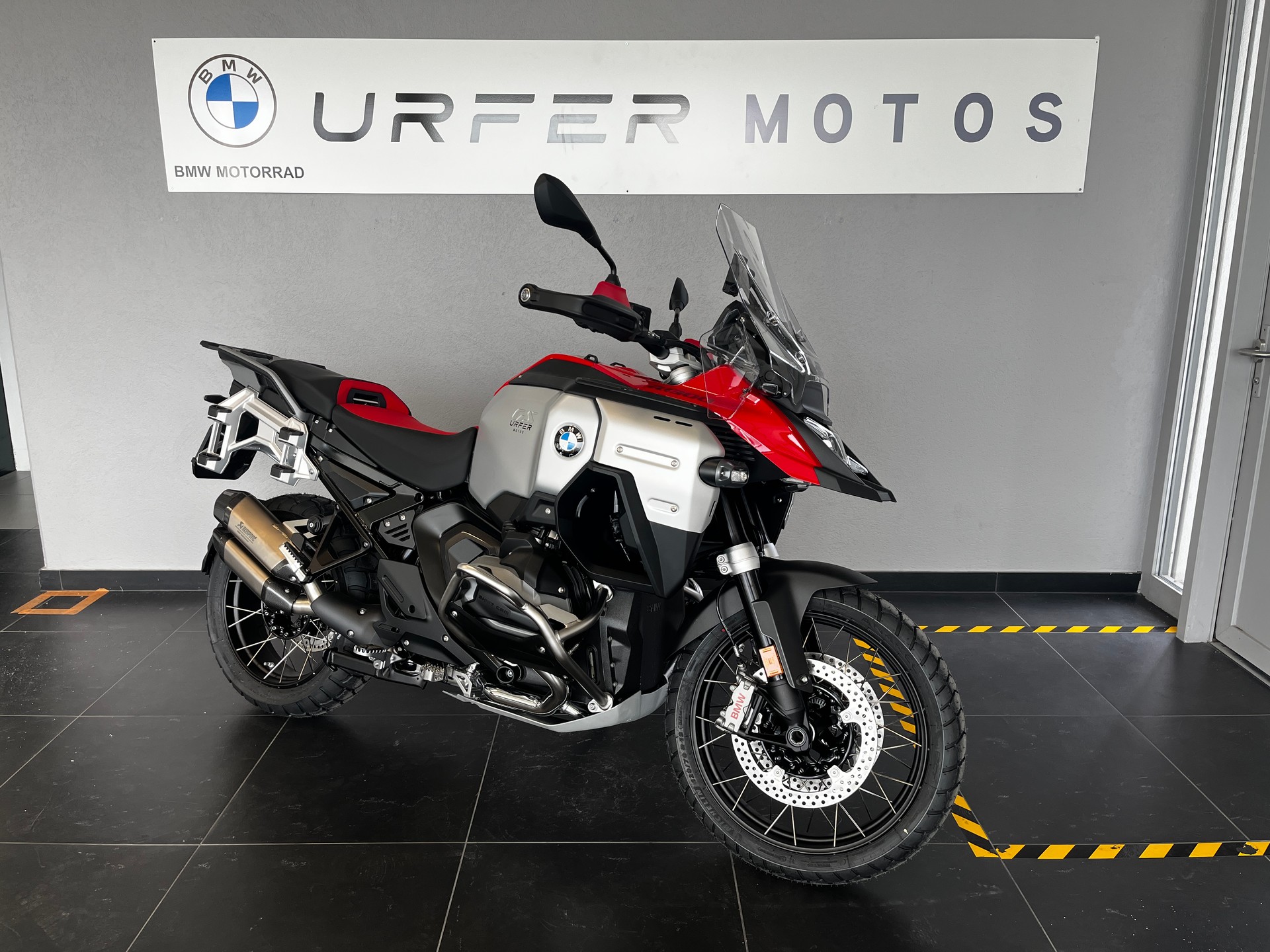 BMW R 1300 GS Adventure-image-1
