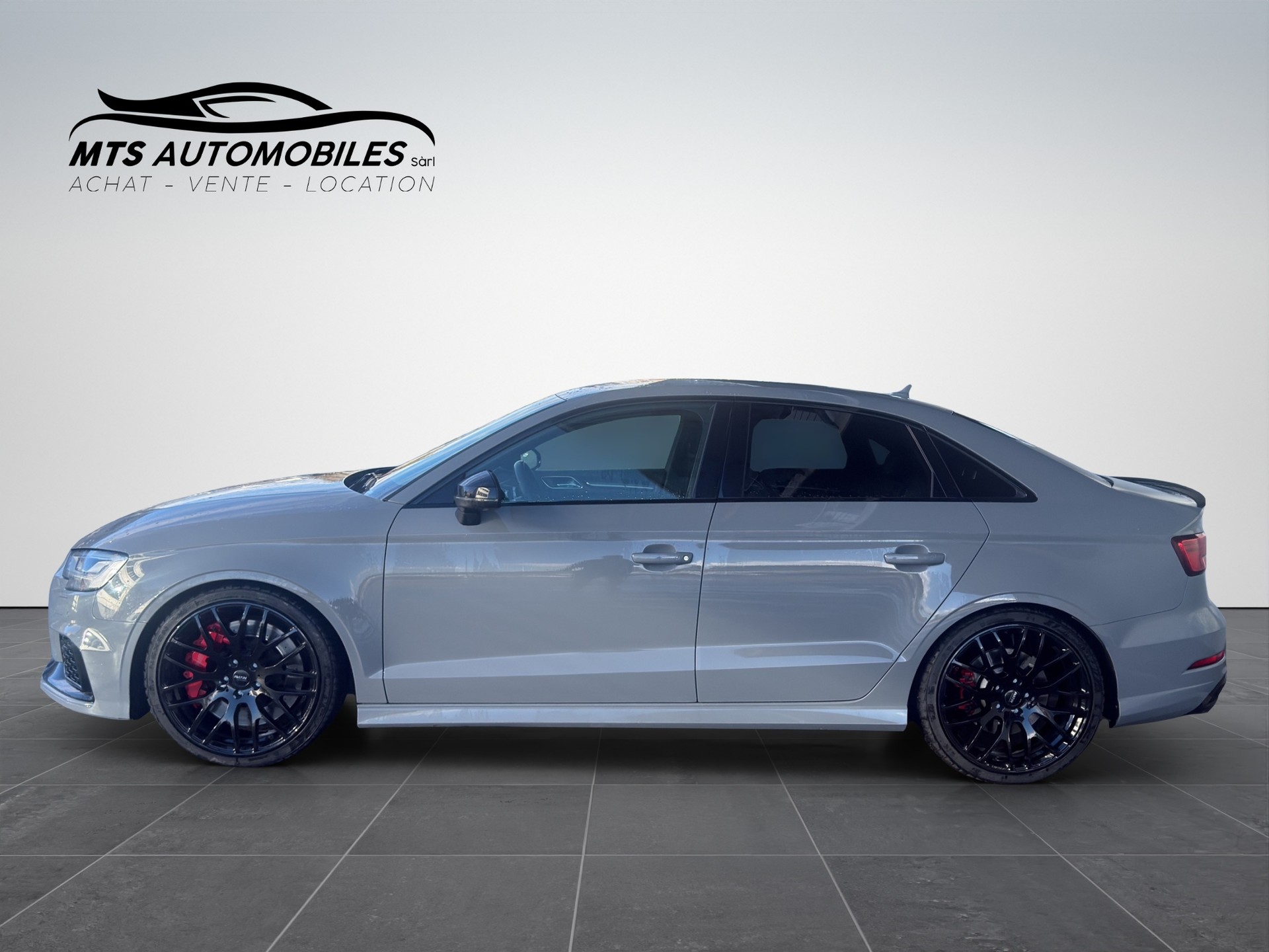 AUDI RS3 Sportback 2.5 TSI quattro S-tronic-image-2