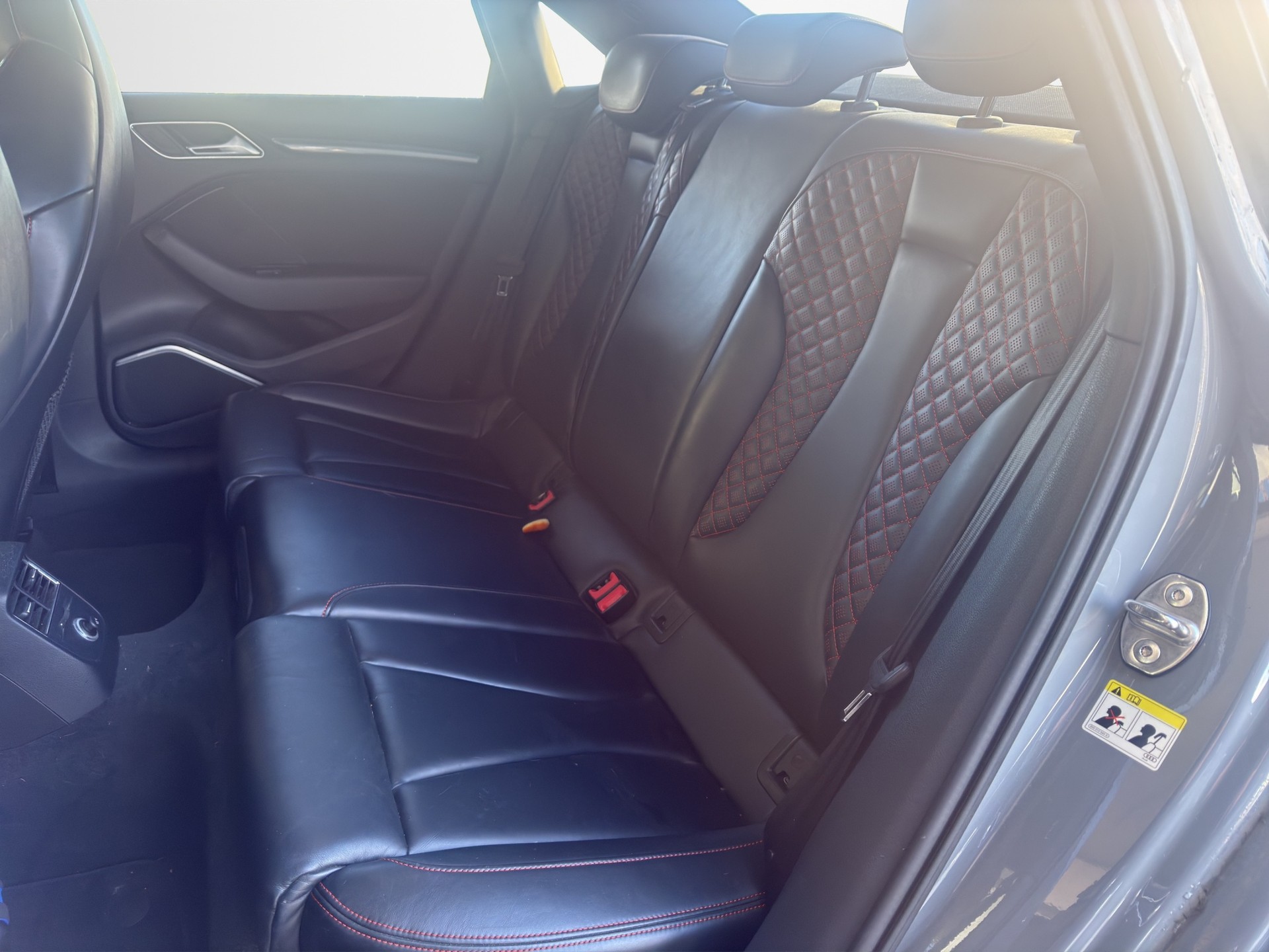 AUDI RS3 Sportback 2.5 TSI quattro S-tronic-image-9