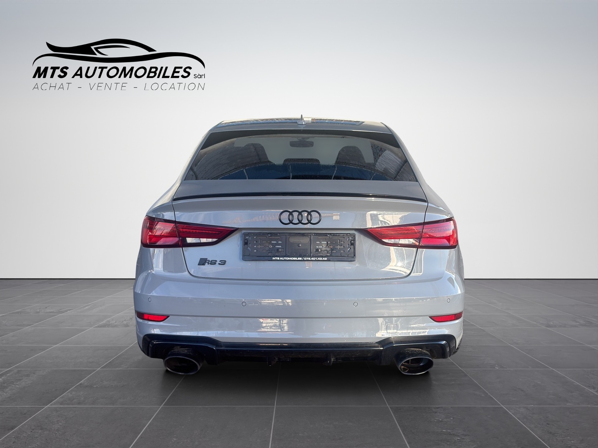 AUDI RS3 Sportback 2.5 TSI quattro S-tronic-image-4