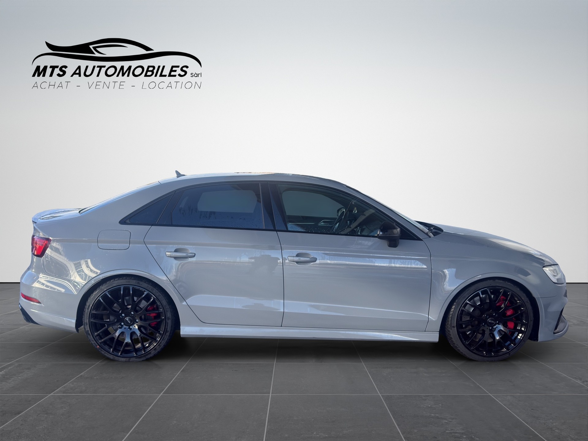 AUDI RS3 Sportback 2.5 TSI quattro S-tronic-image-6