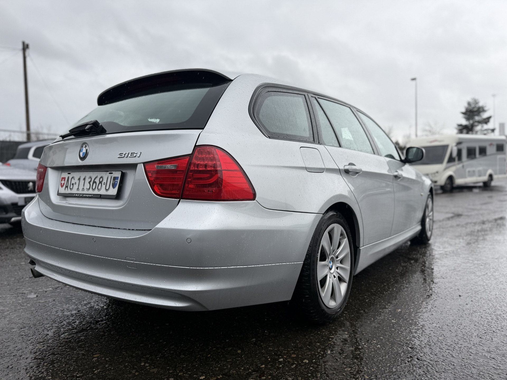 BMW 316i Touring-image-4