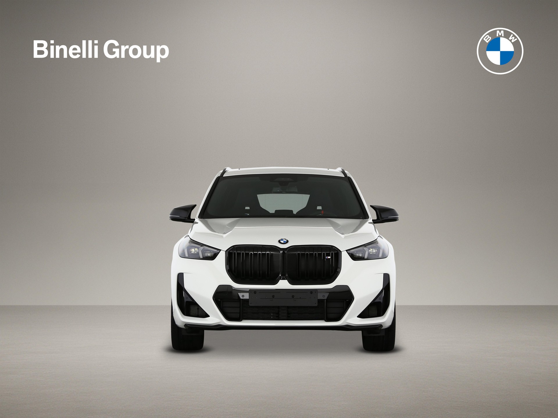 BMW X1 M35i-showroom-element-2