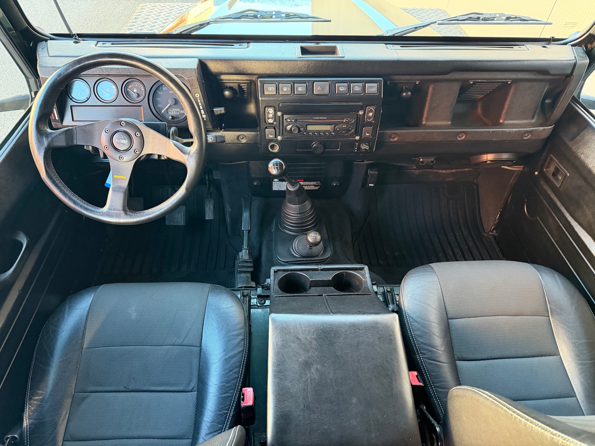 LAND ROVER Defender 110 TD5 Epsom-image-8