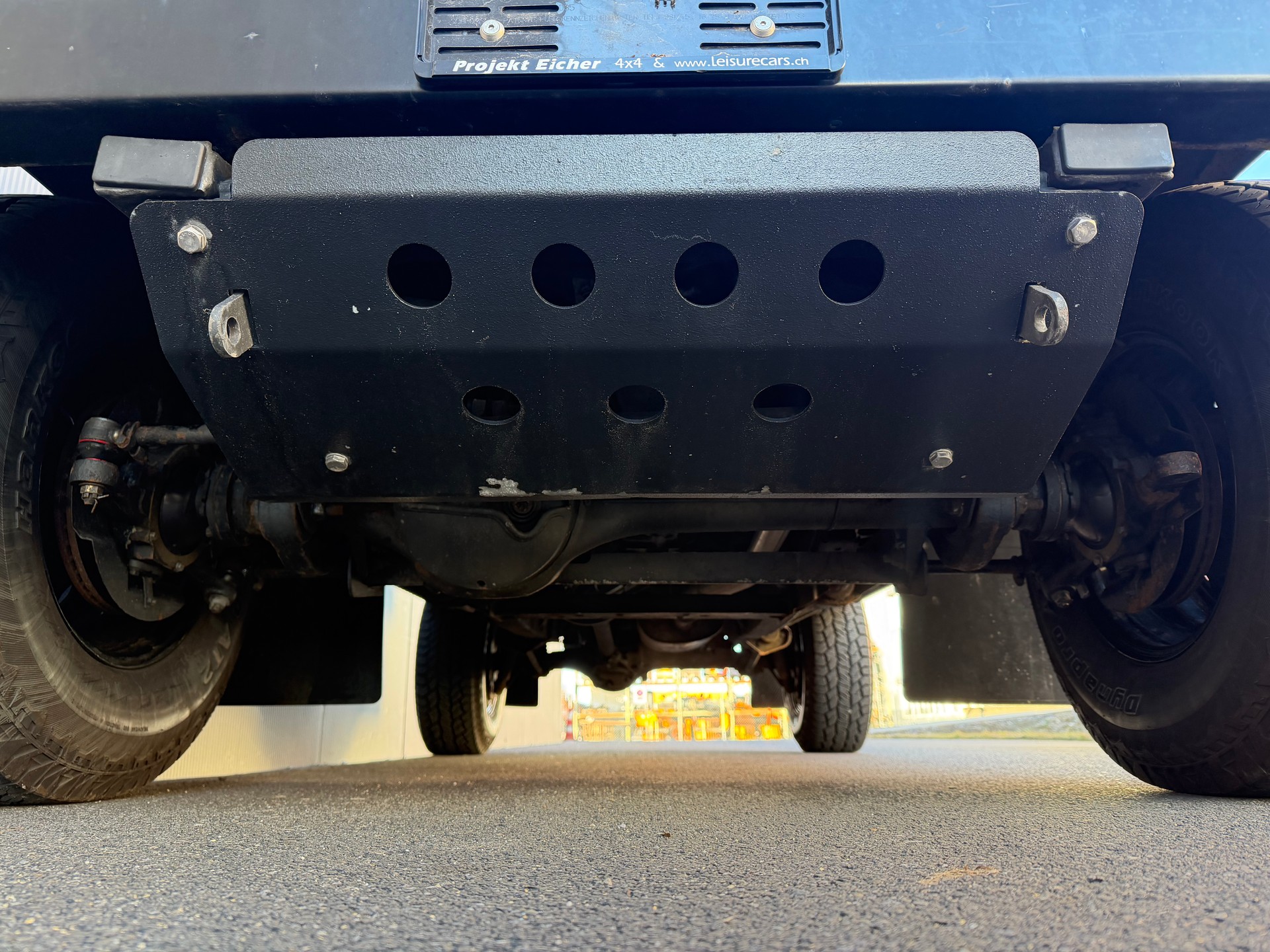 LAND ROVER Defender 110 TD5 Epsom-image-13