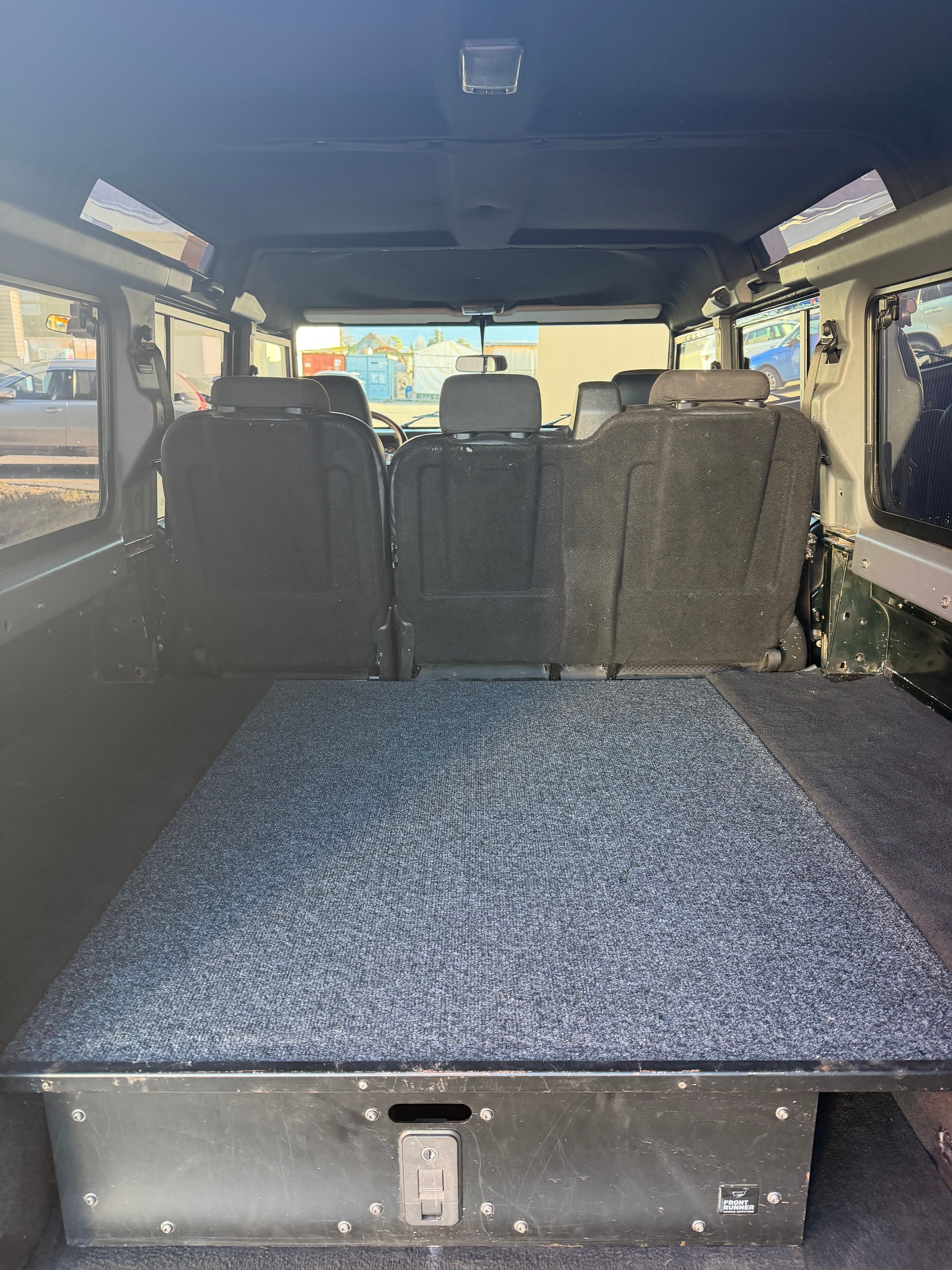 LAND ROVER Defender 110 TD5 Epsom-image-10