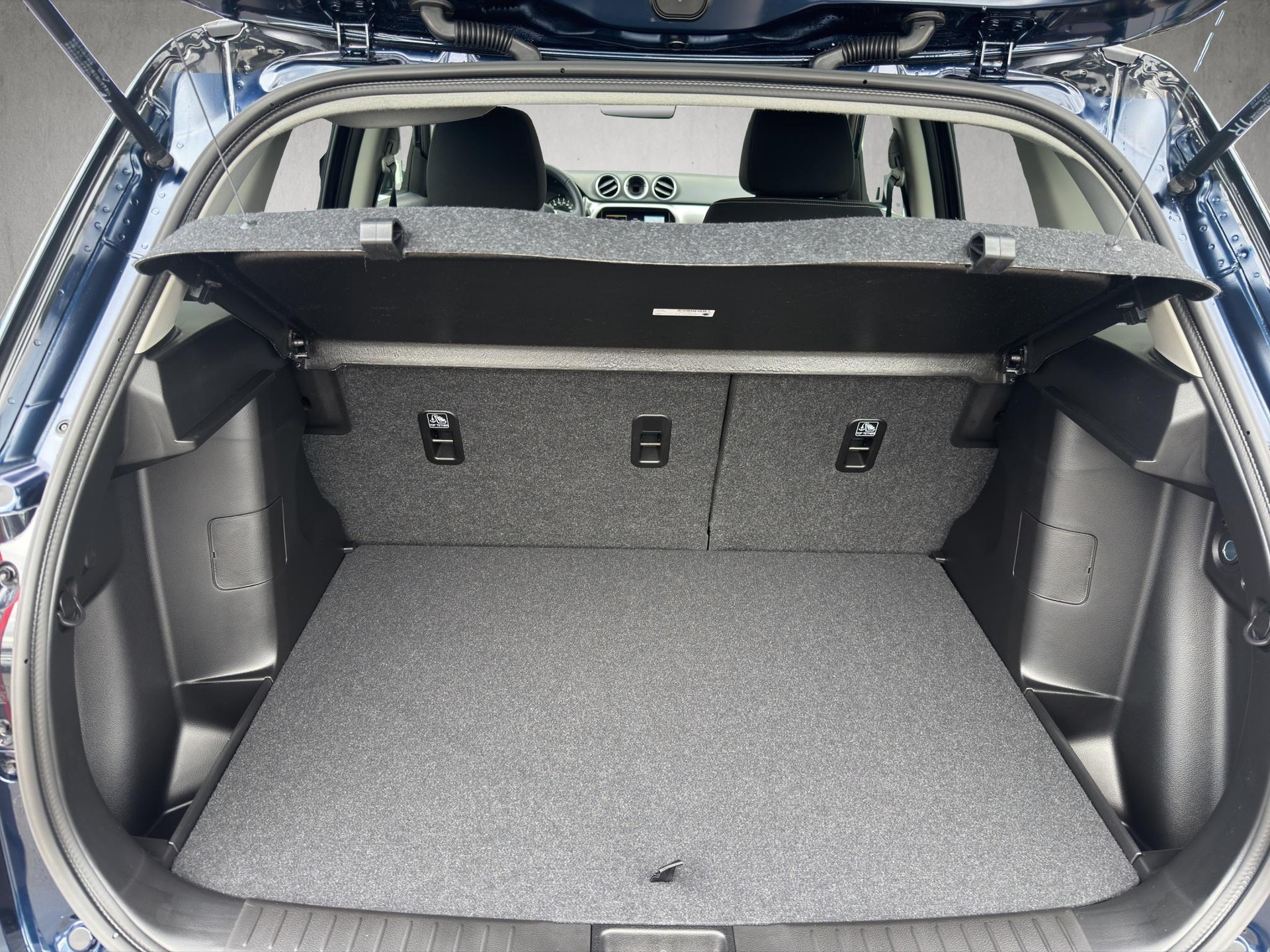 SUZUKI Vitara 1.4 T Sakura Hybrid 4x4-image-8