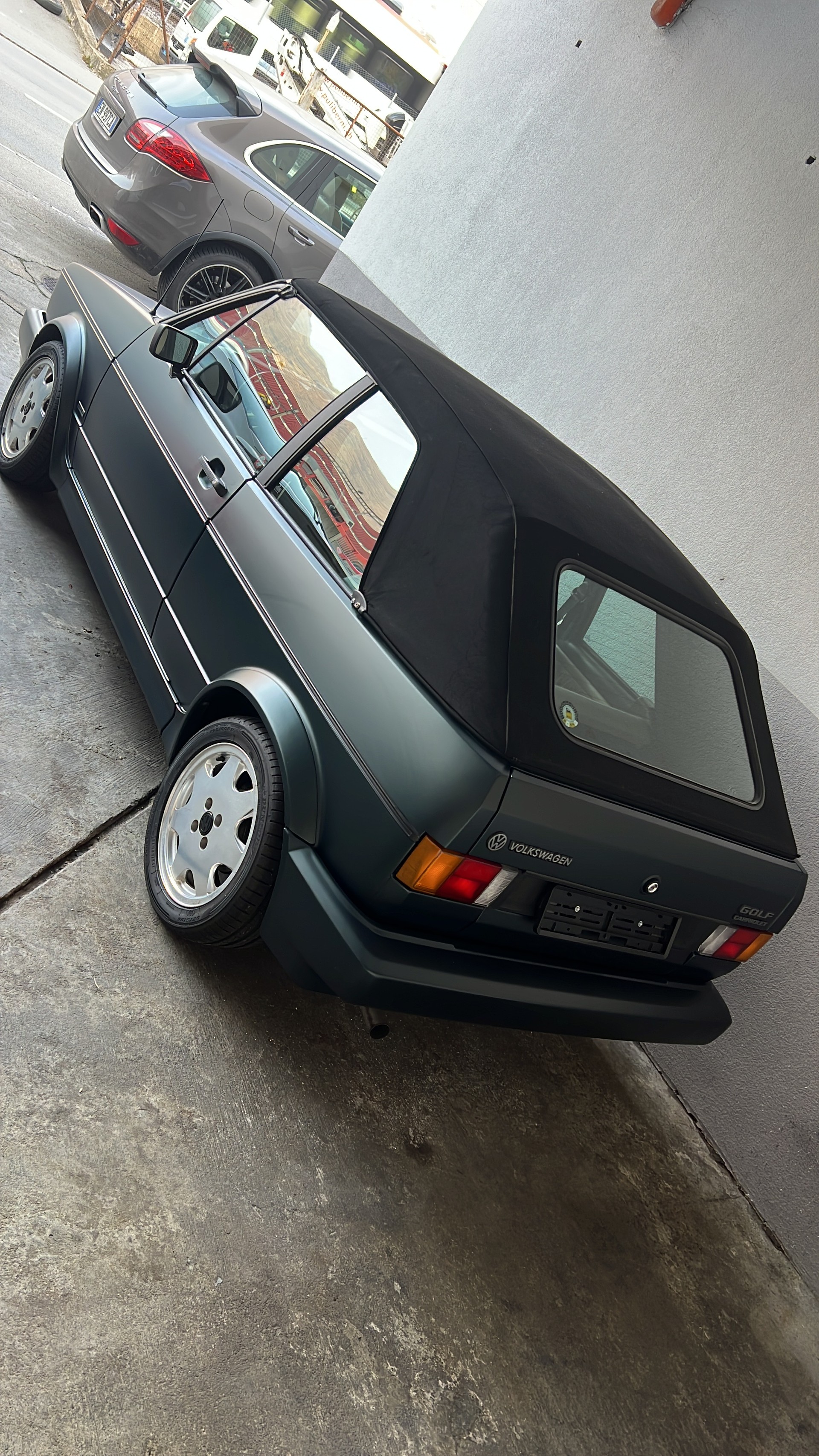 VW Golf Cabriolet 1800 Classic-Line-showroom-element-2