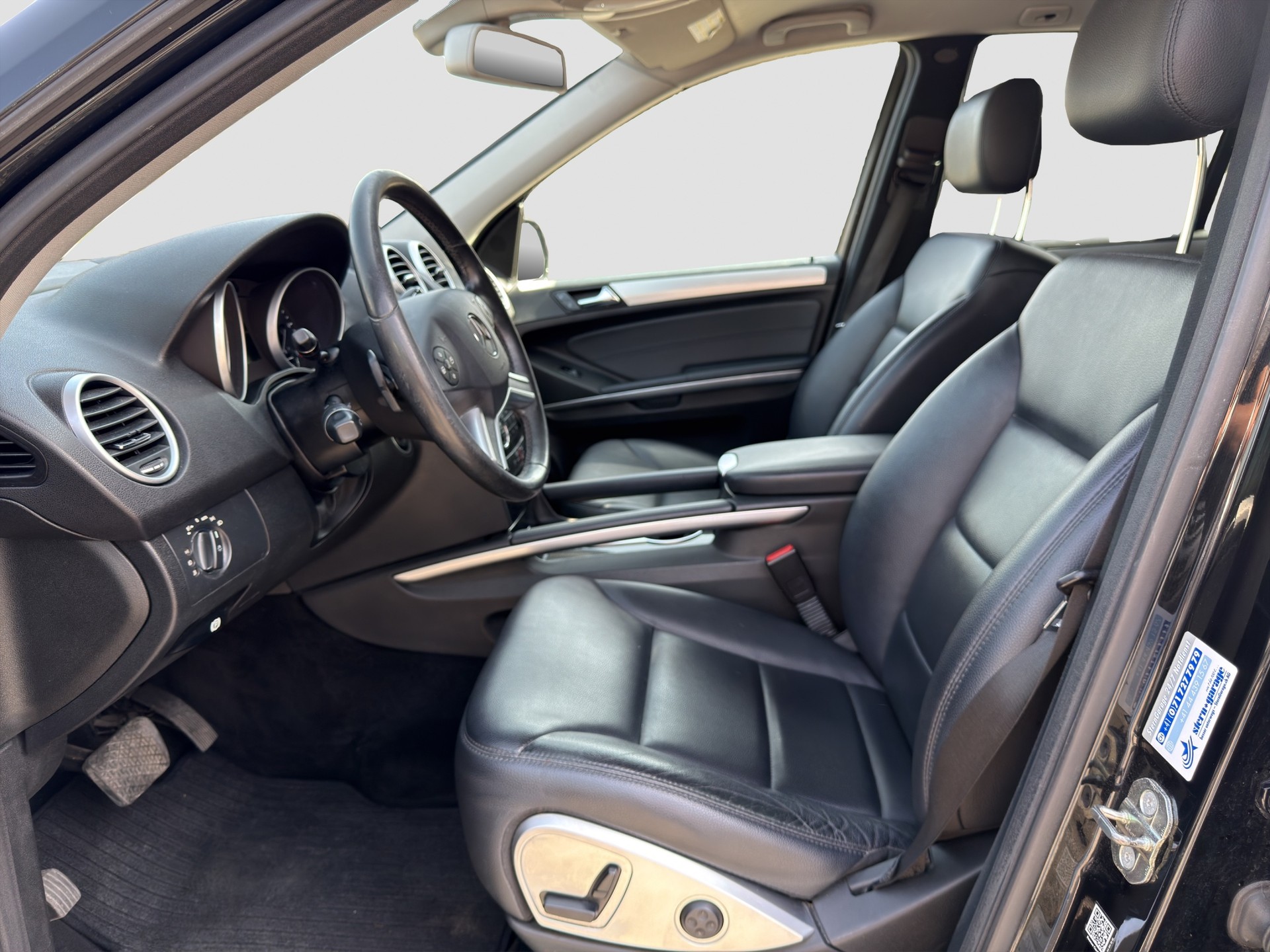 MERCEDES-BENZ ML 300 CDI Blue Efficiency 4Matic 7G-Tronic-image-8