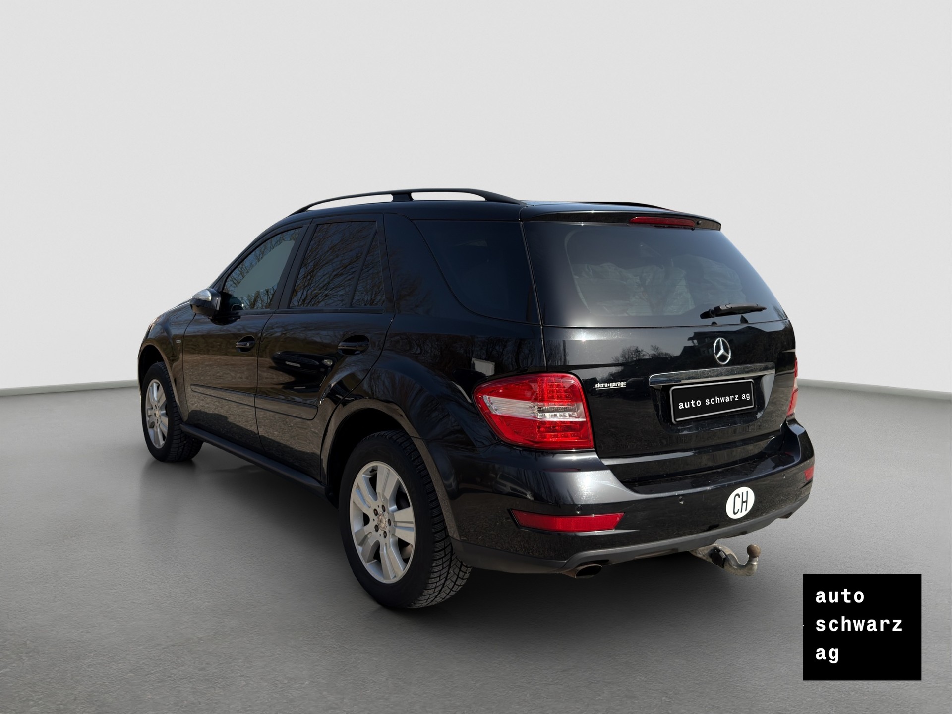 MERCEDES-BENZ ML 300 CDI Blue Efficiency 4Matic 7G-Tronic-showroom-element-3