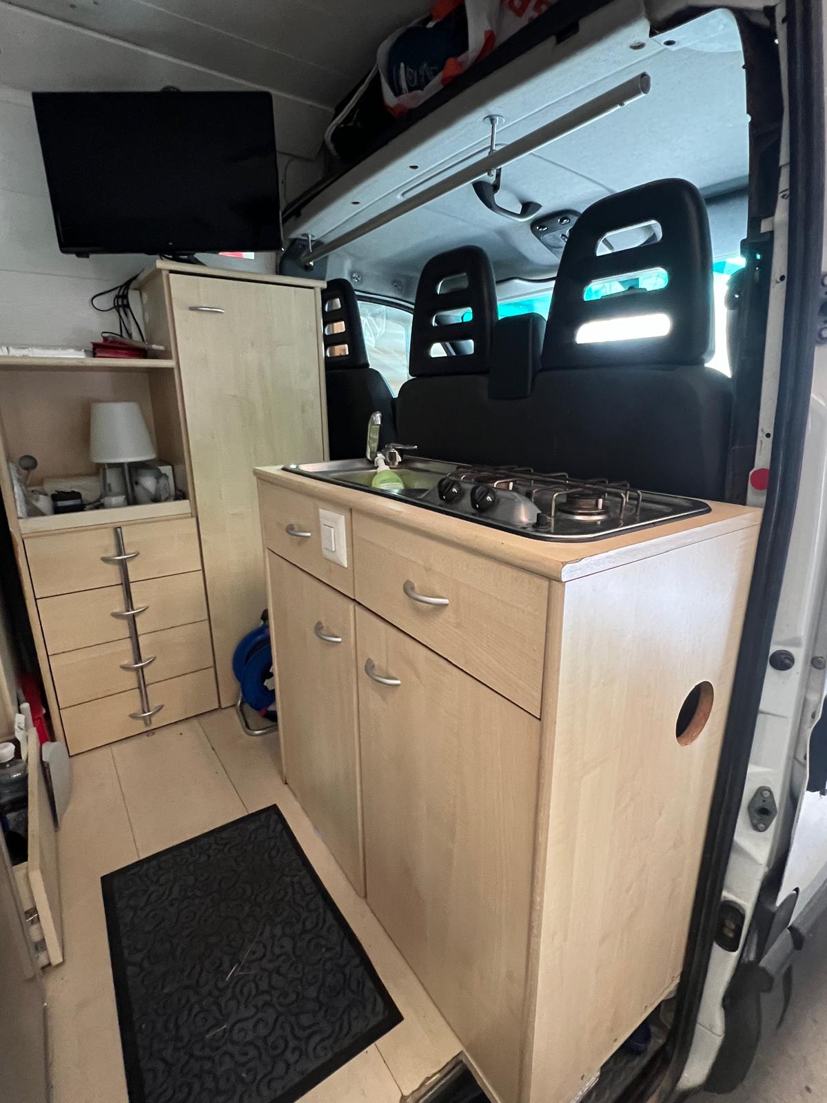 IVECO 35S18V Daily-showroom-element-2