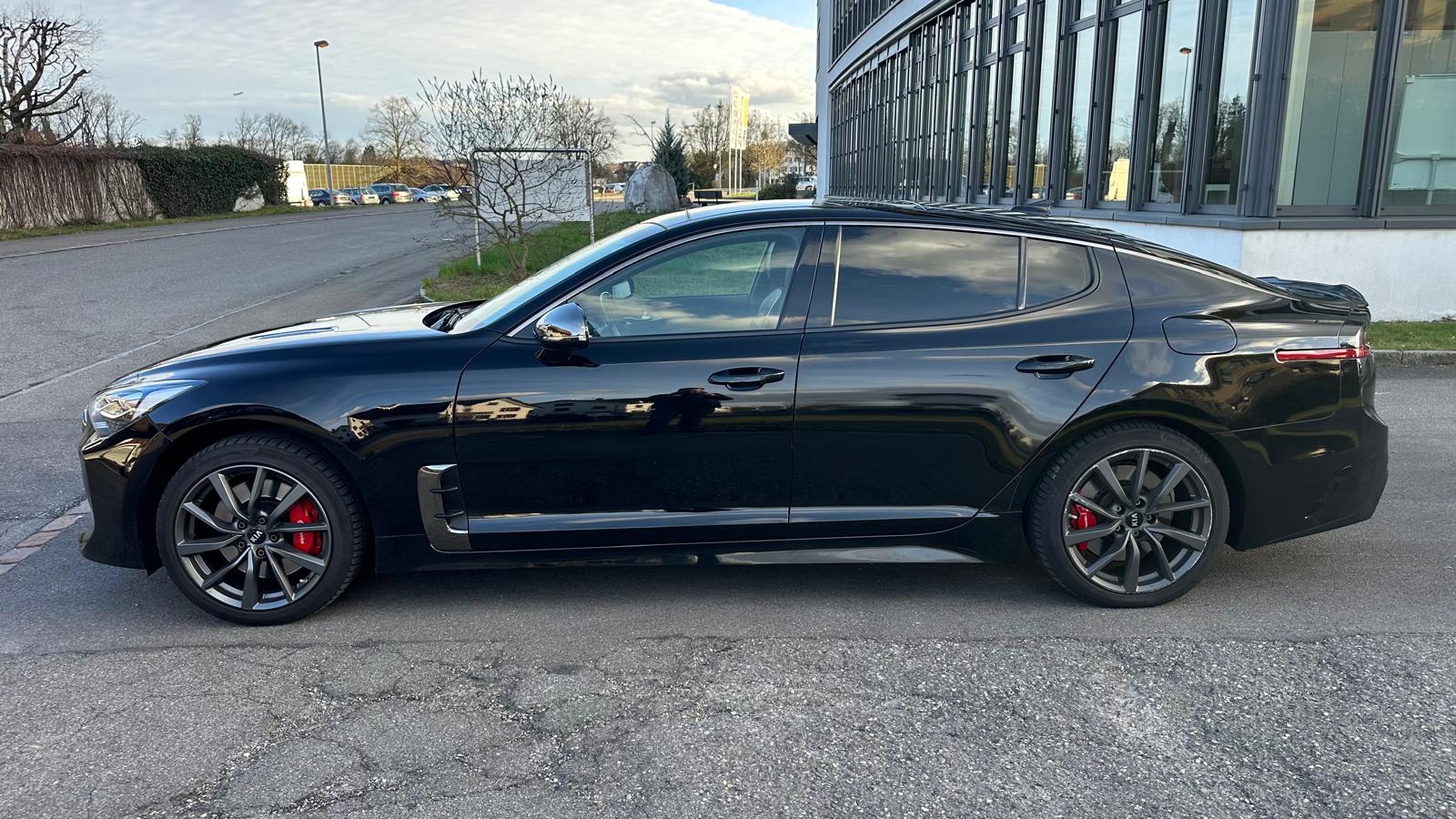 KIA Stinger 3.3 T-GDi GT Automat AWD-image-10