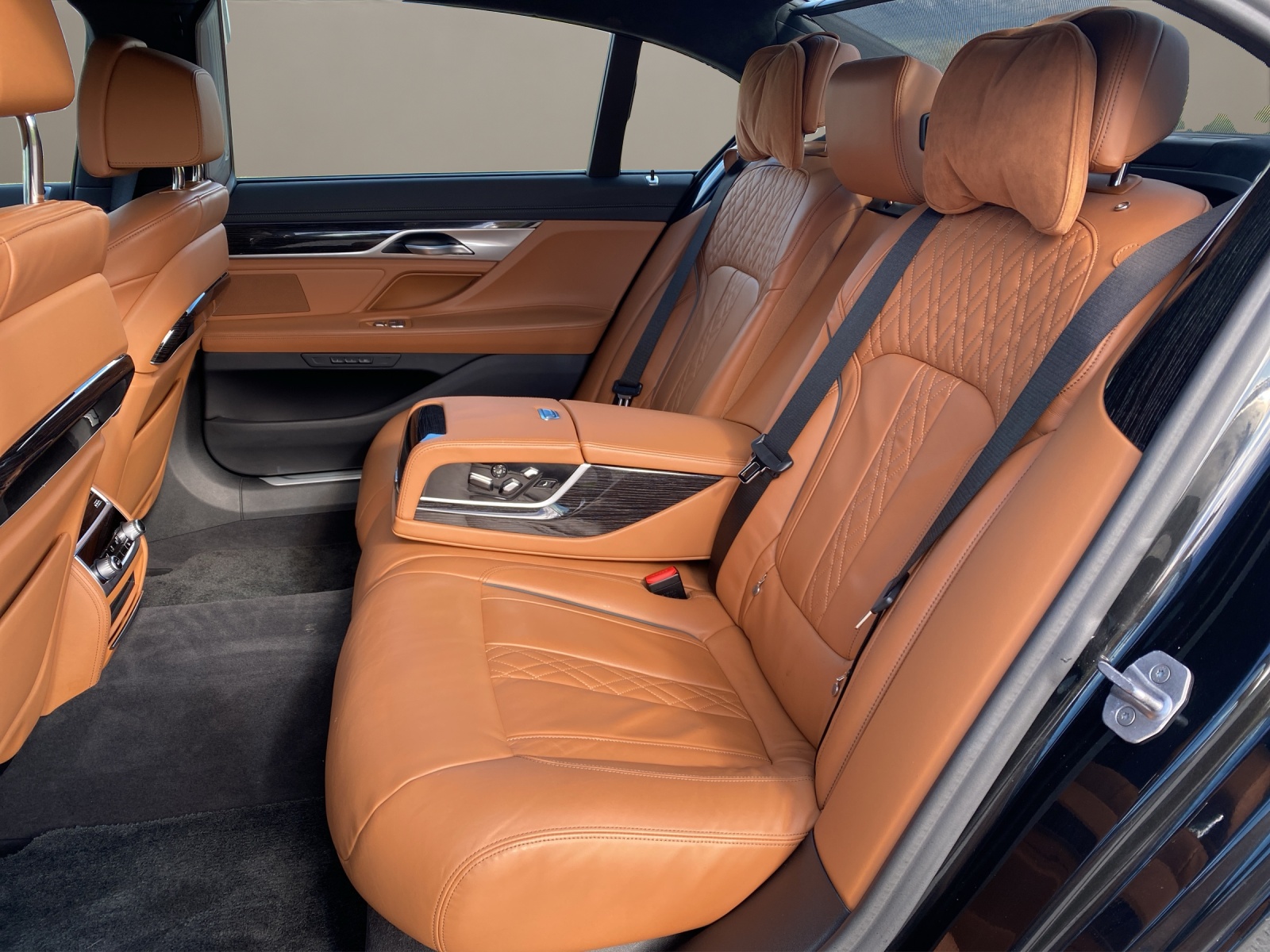 BMW 745Le xDrive Steptronic-image-9