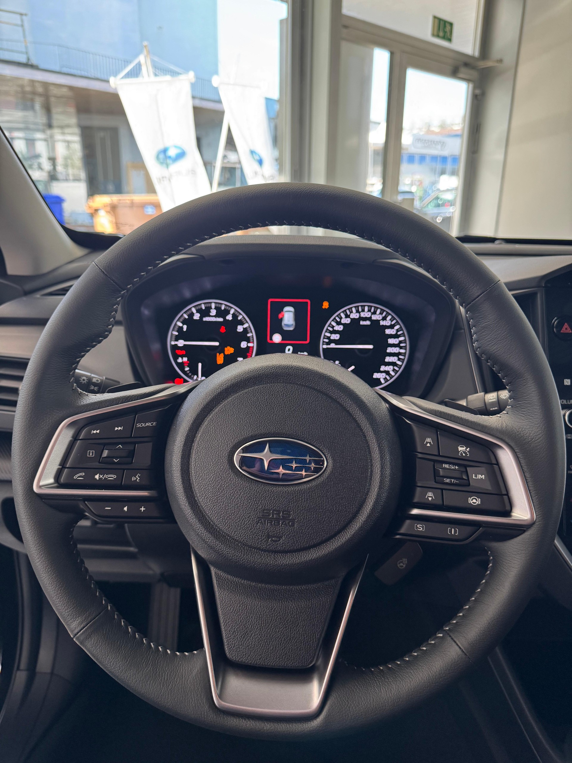 SUBARU Crosstrek 2.0i e-Boxer Luxury-image-11